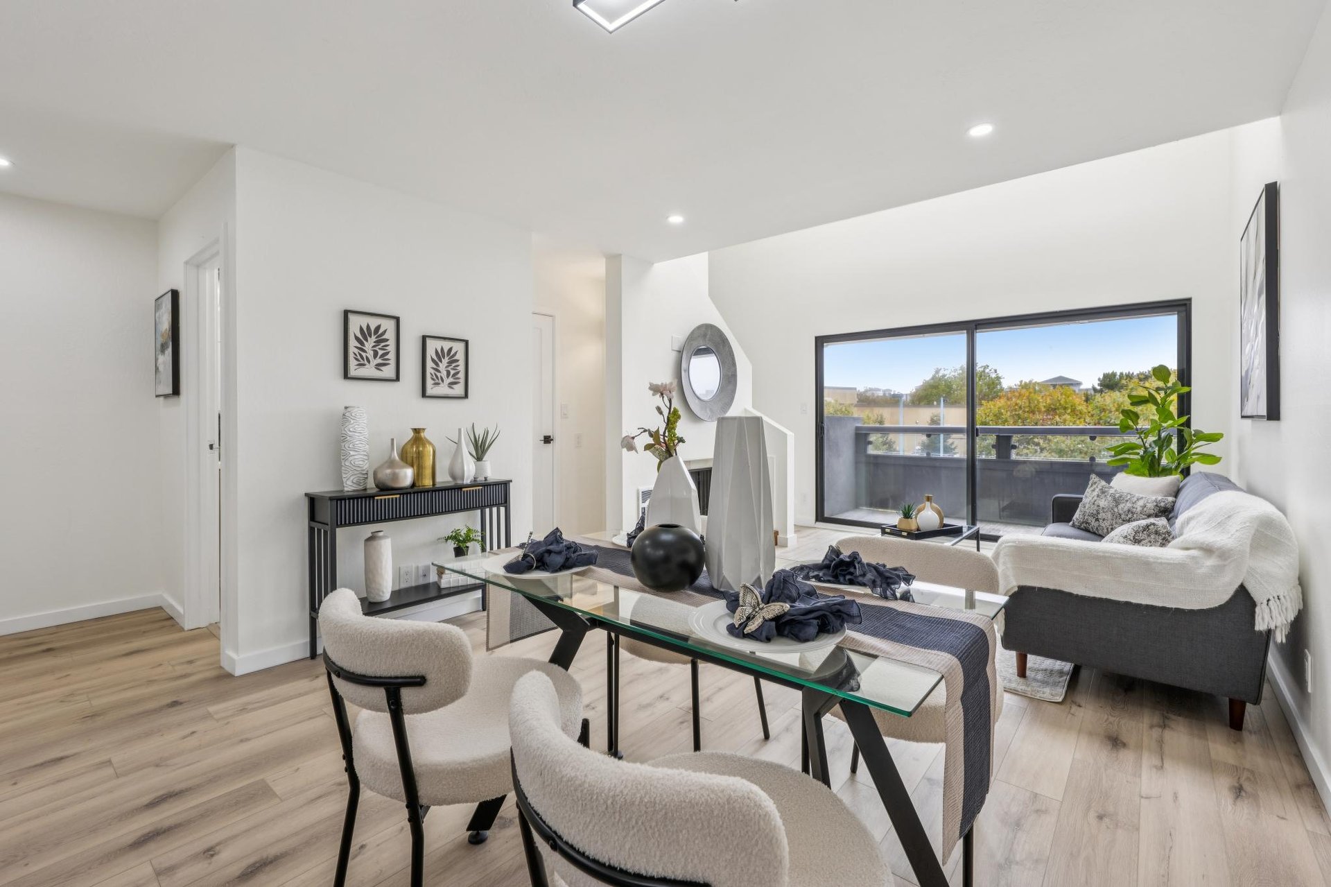 7 Embarcadero West #207
