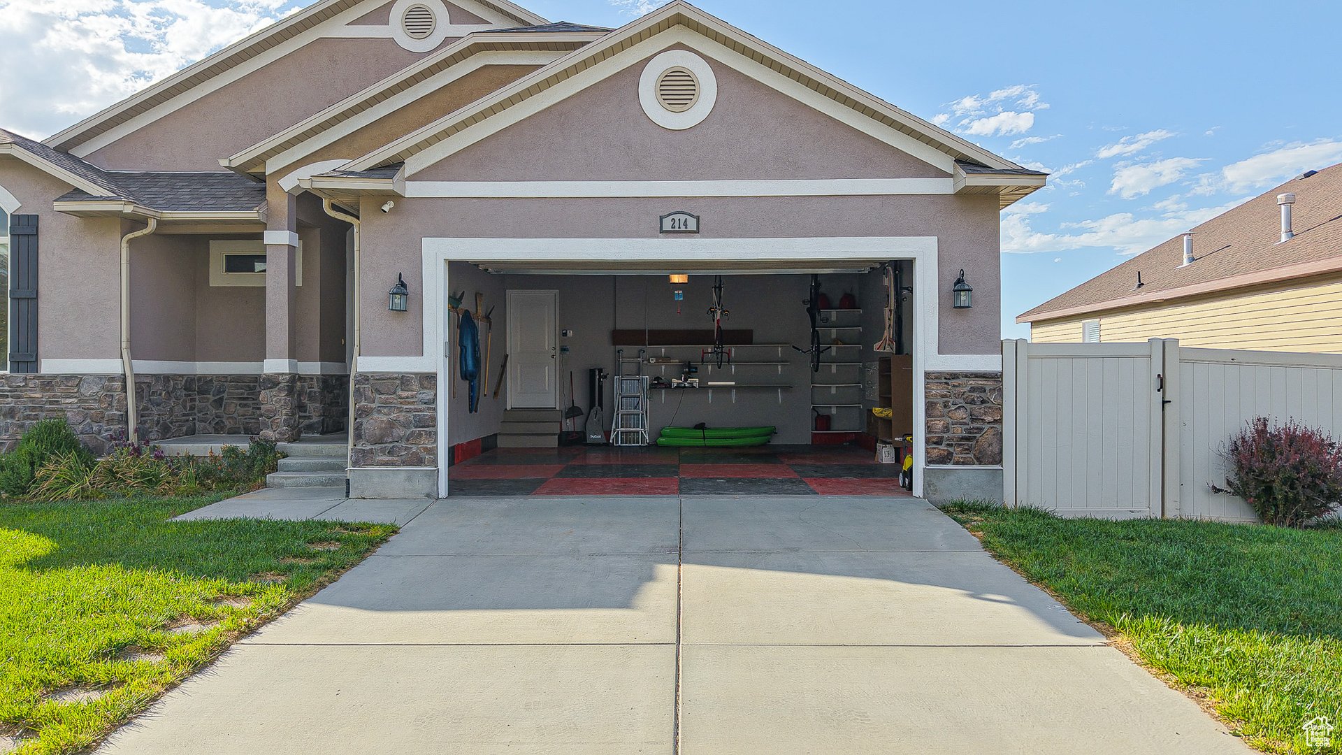 214 W Quartz Rd