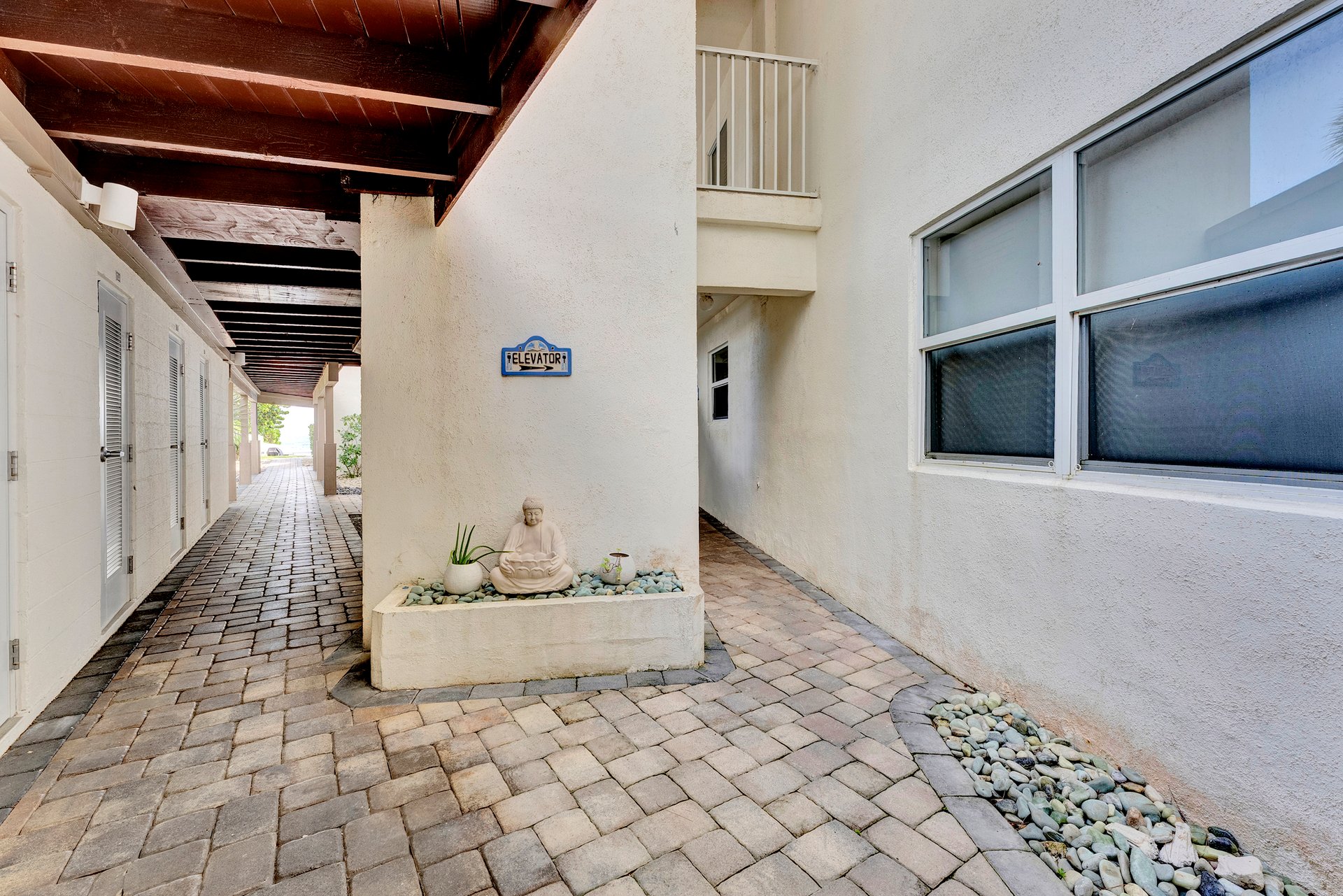 1203 Hillsboro Mile P2 