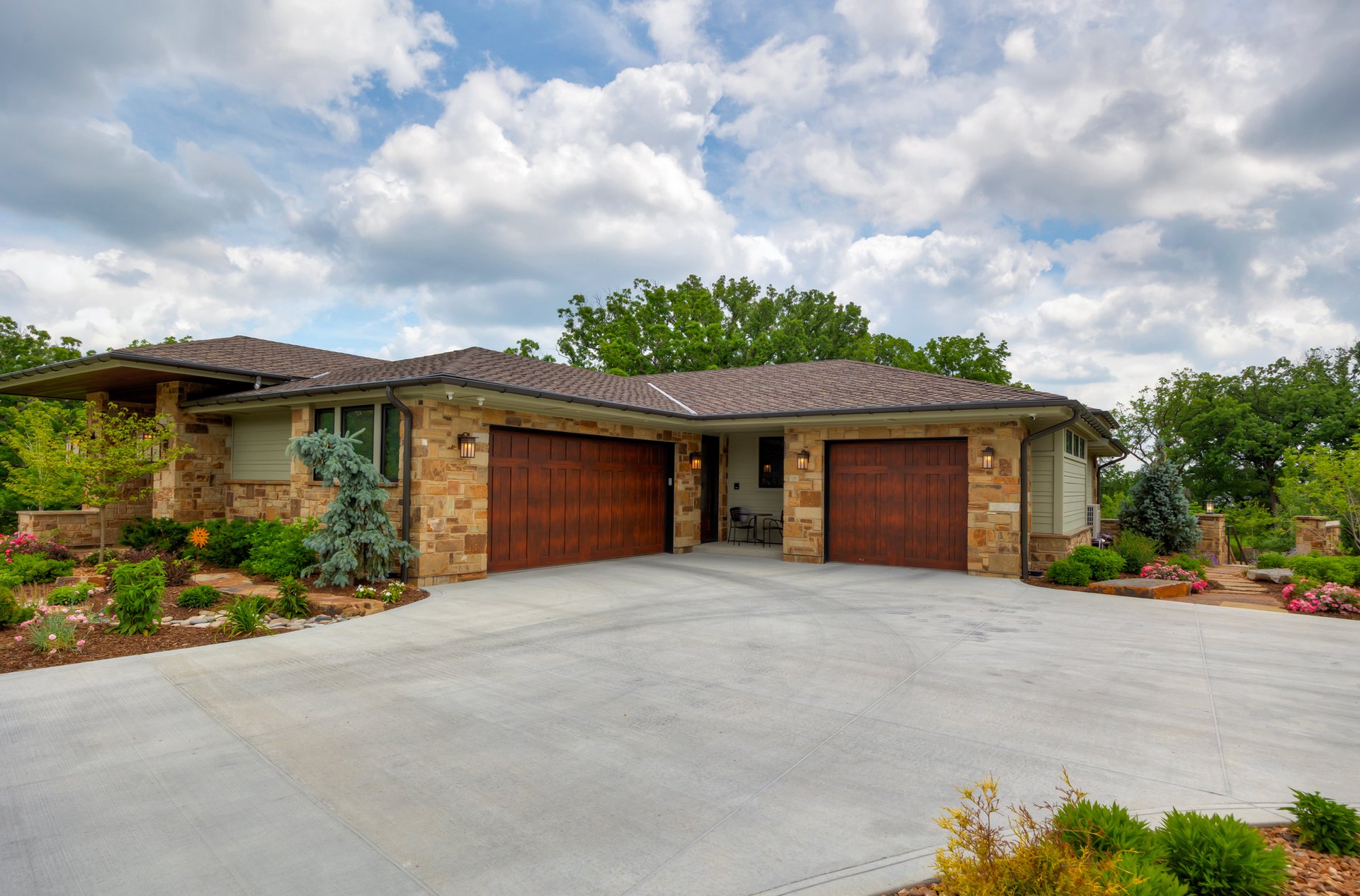 12870 Ridgeview Dr