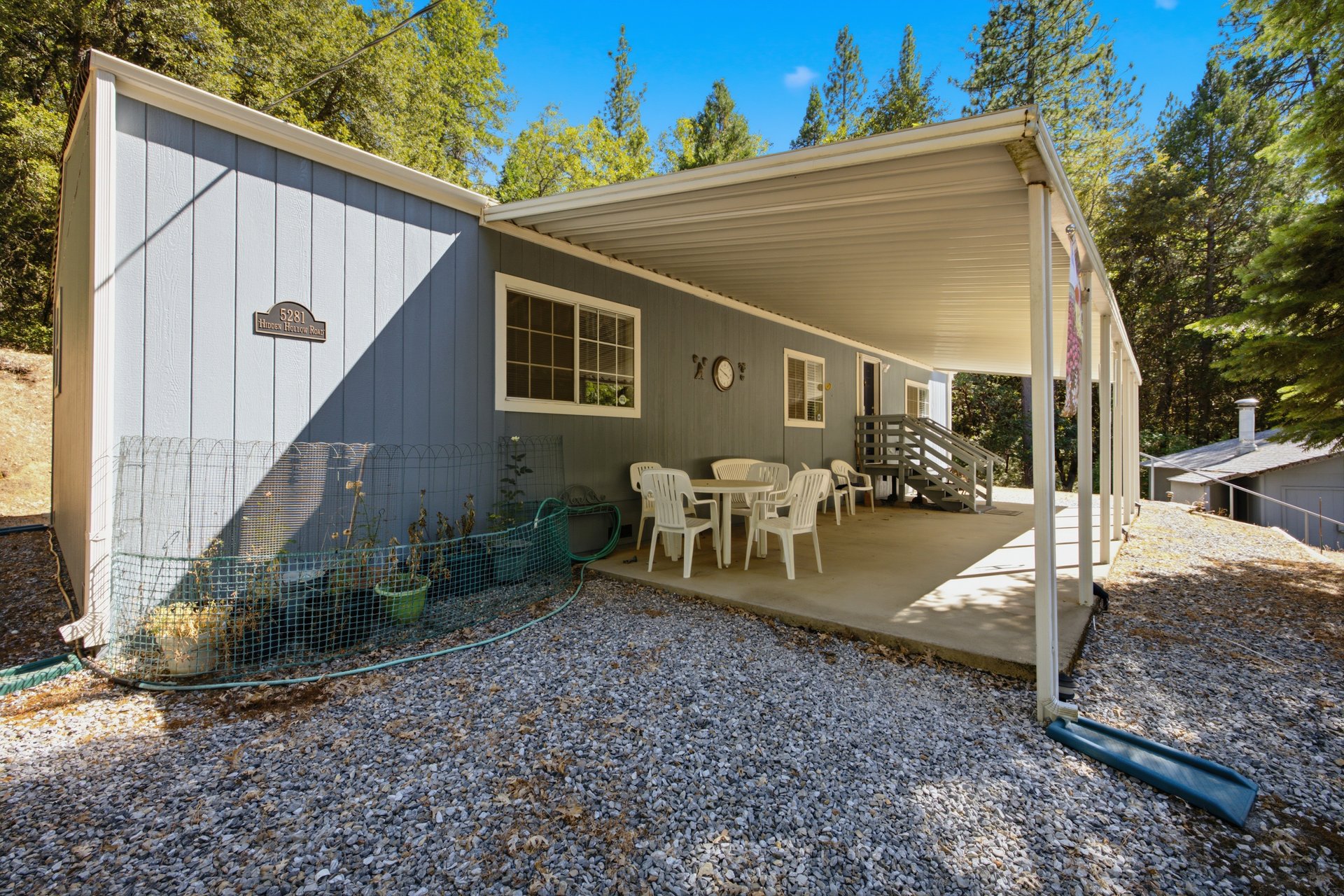 5281 Hidden Hollow Dr 
