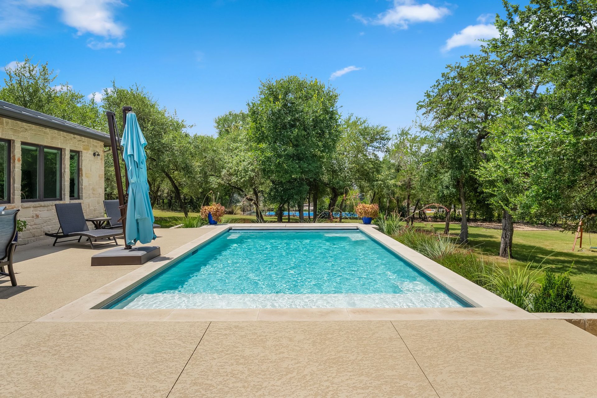 7808 Regolizia Cove