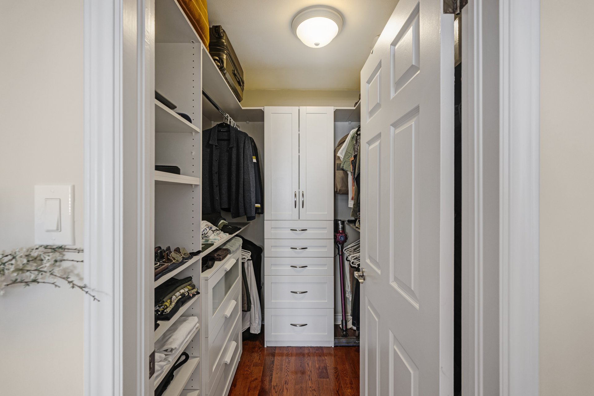 1053 Red Pine Cres