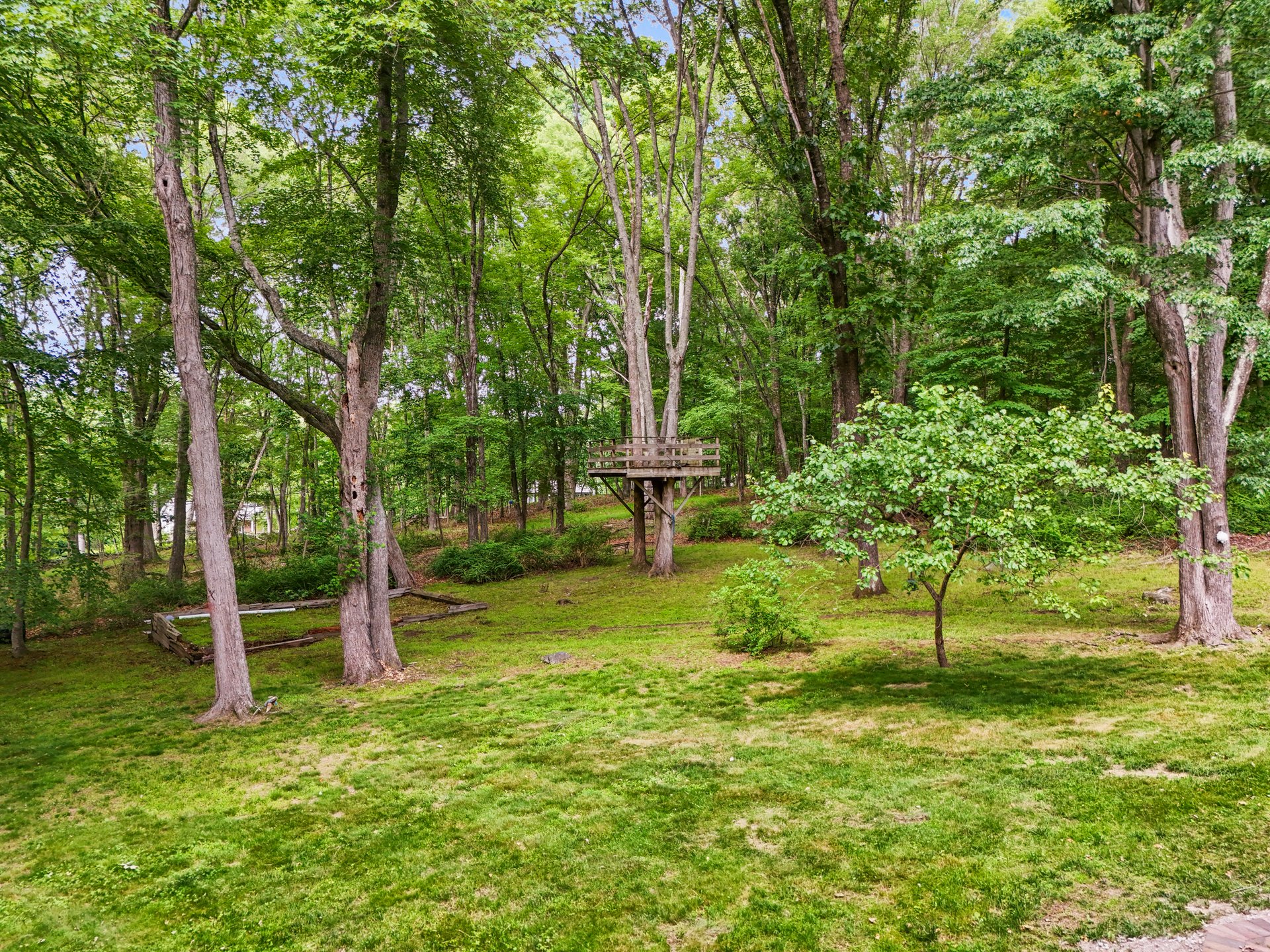 11 Upper Lakeshore Drive
