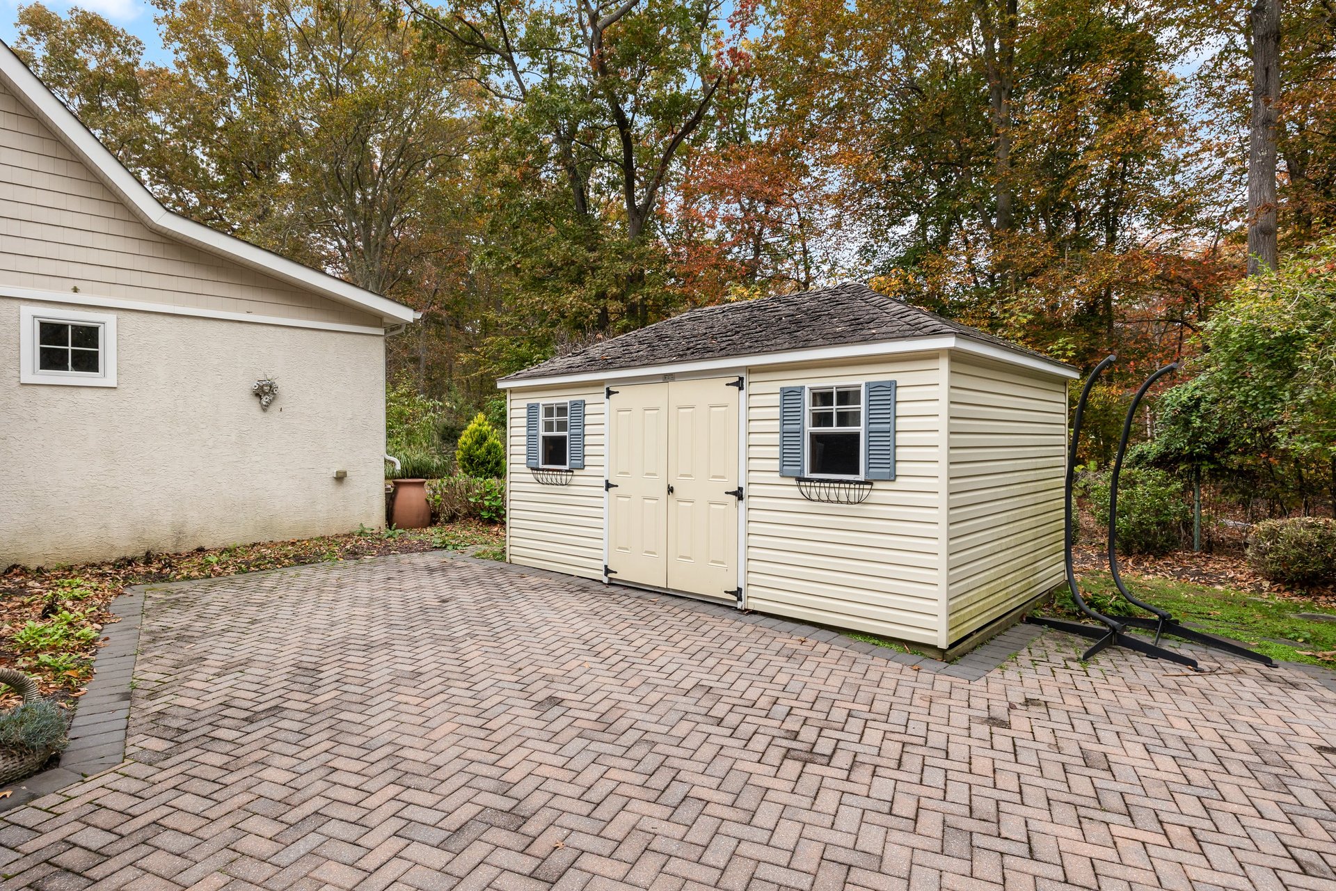 2A Laurel Dr