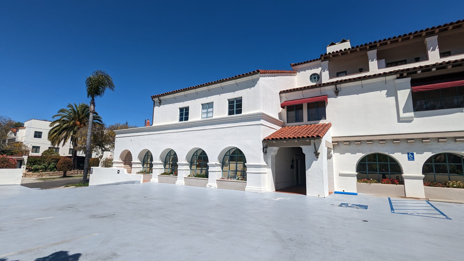 2323 De La Vina Street | Office 