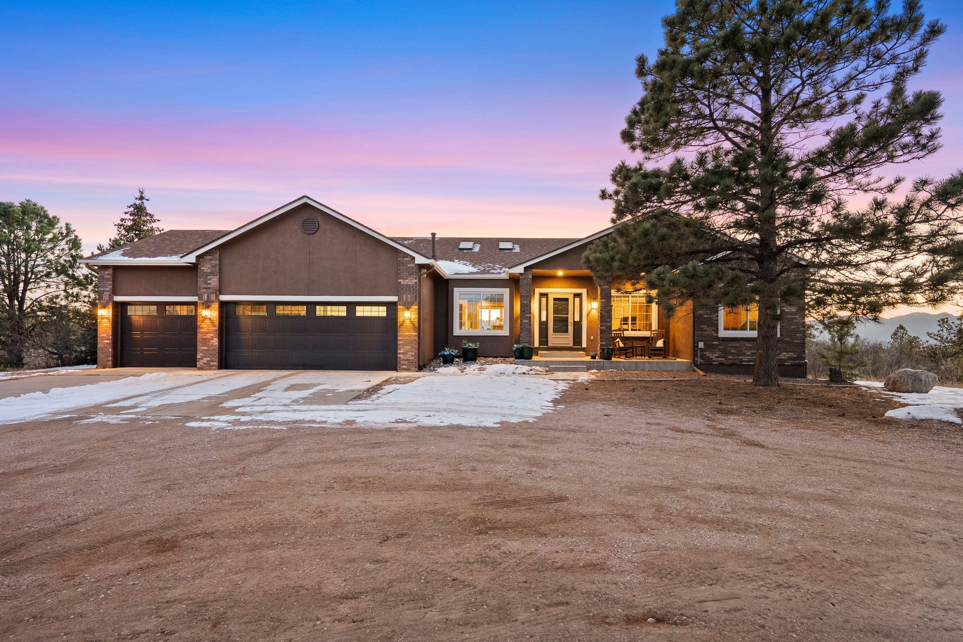4255 Arrowhead Drive