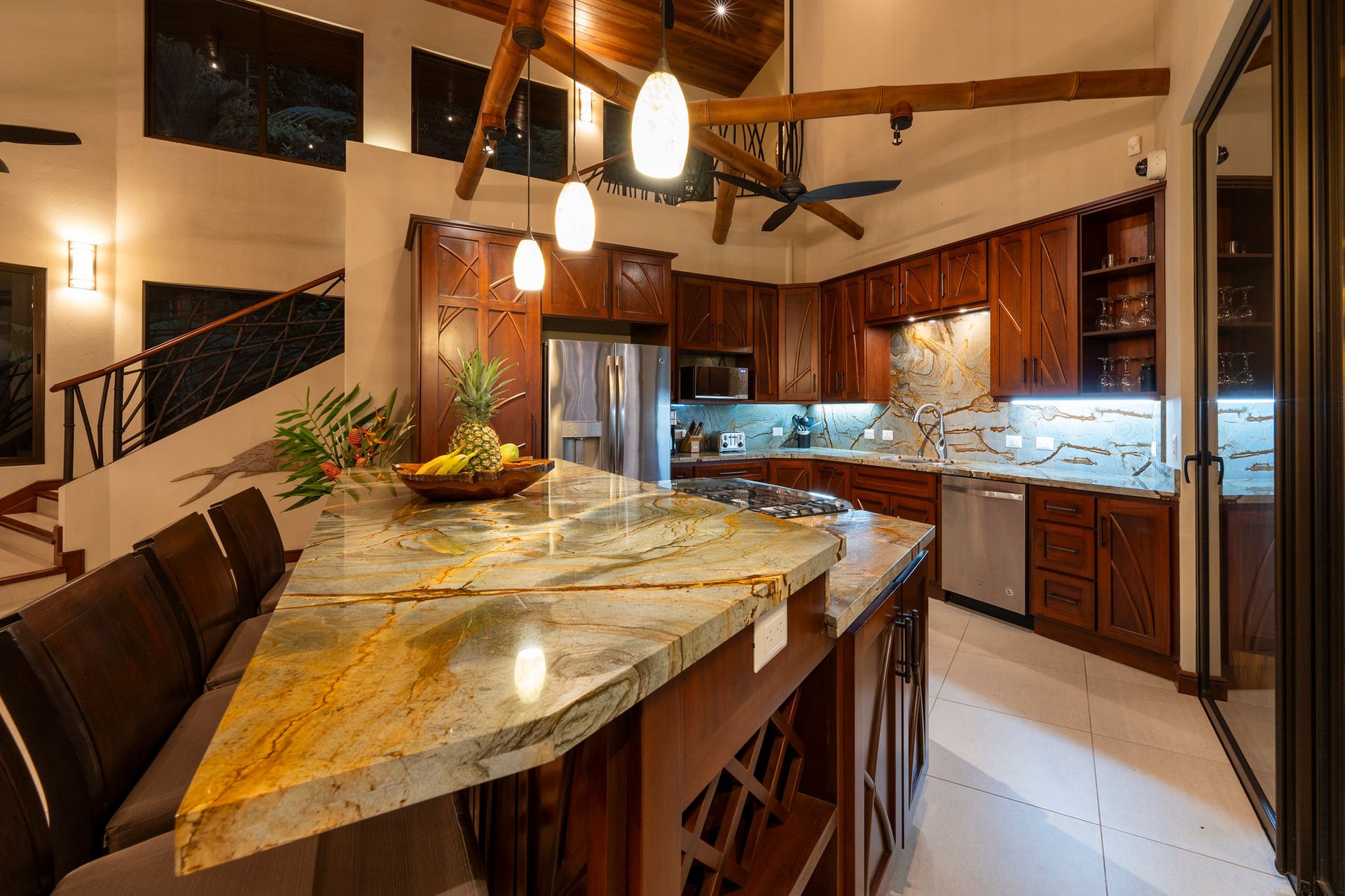 Casa Bambú – LUXURY 5 BEDROOM ESTATE WITH EXCEPTIONAL OCEAN VIEWS