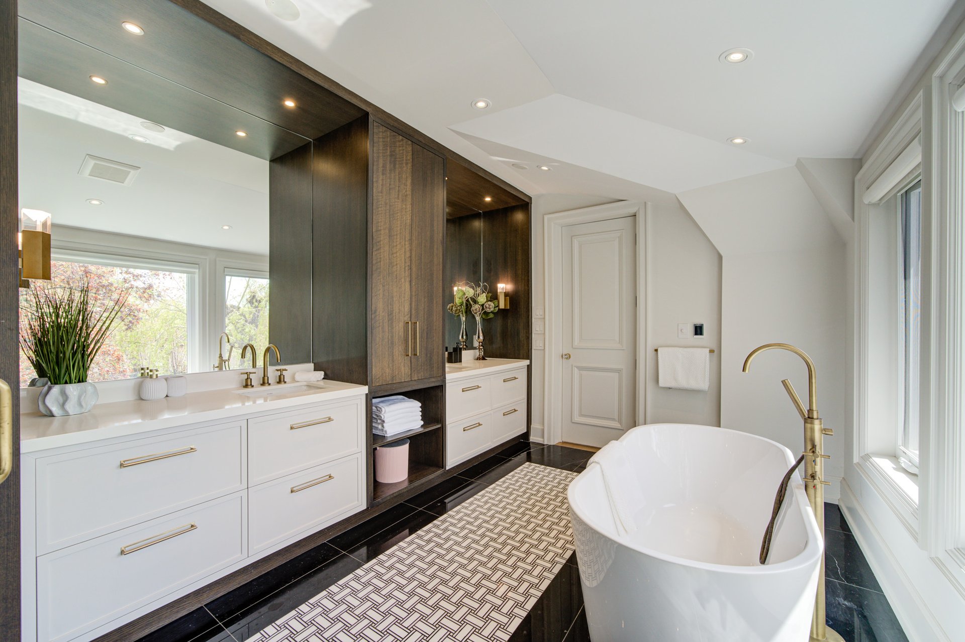 SOLD: Modern Sophistication