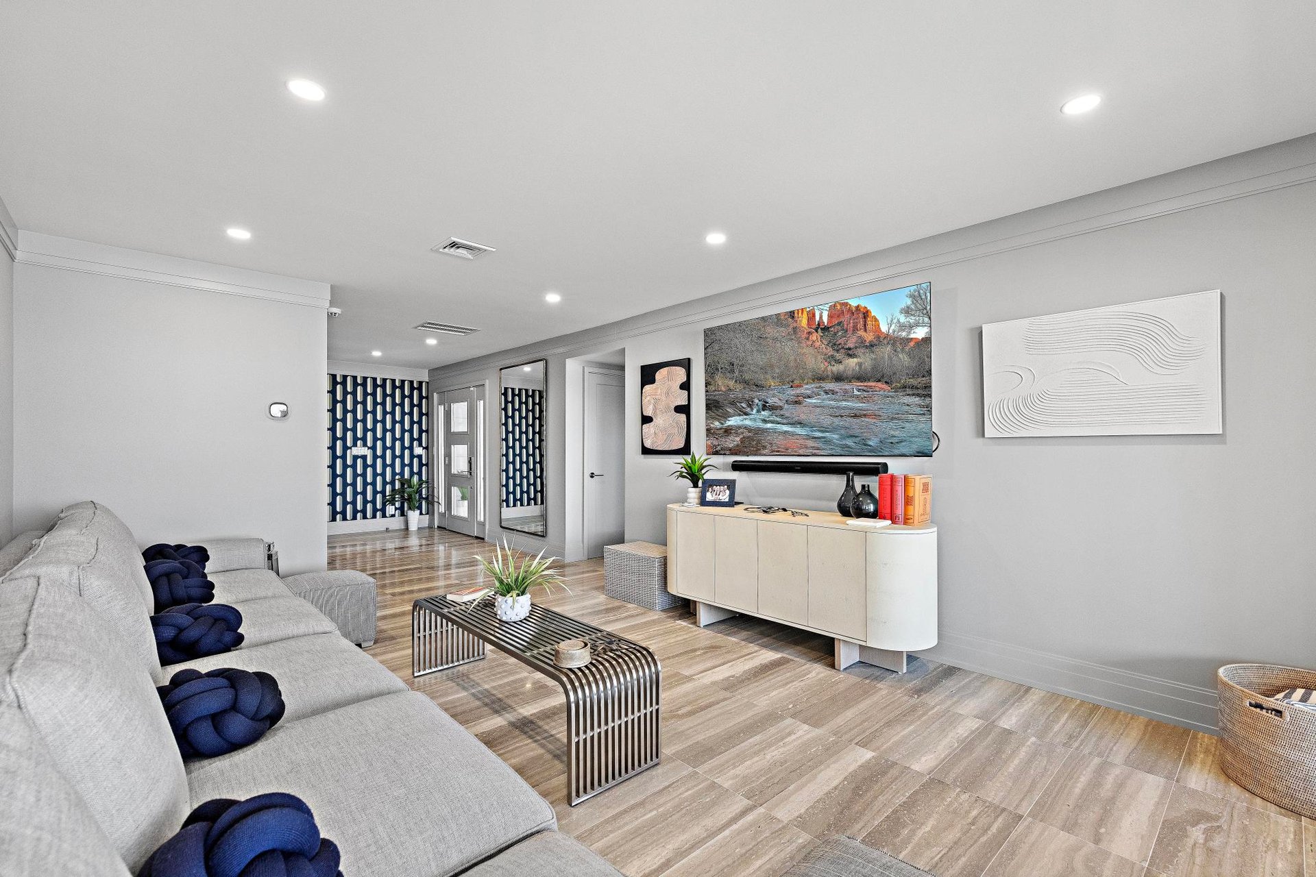 2215 Ocean Ave
