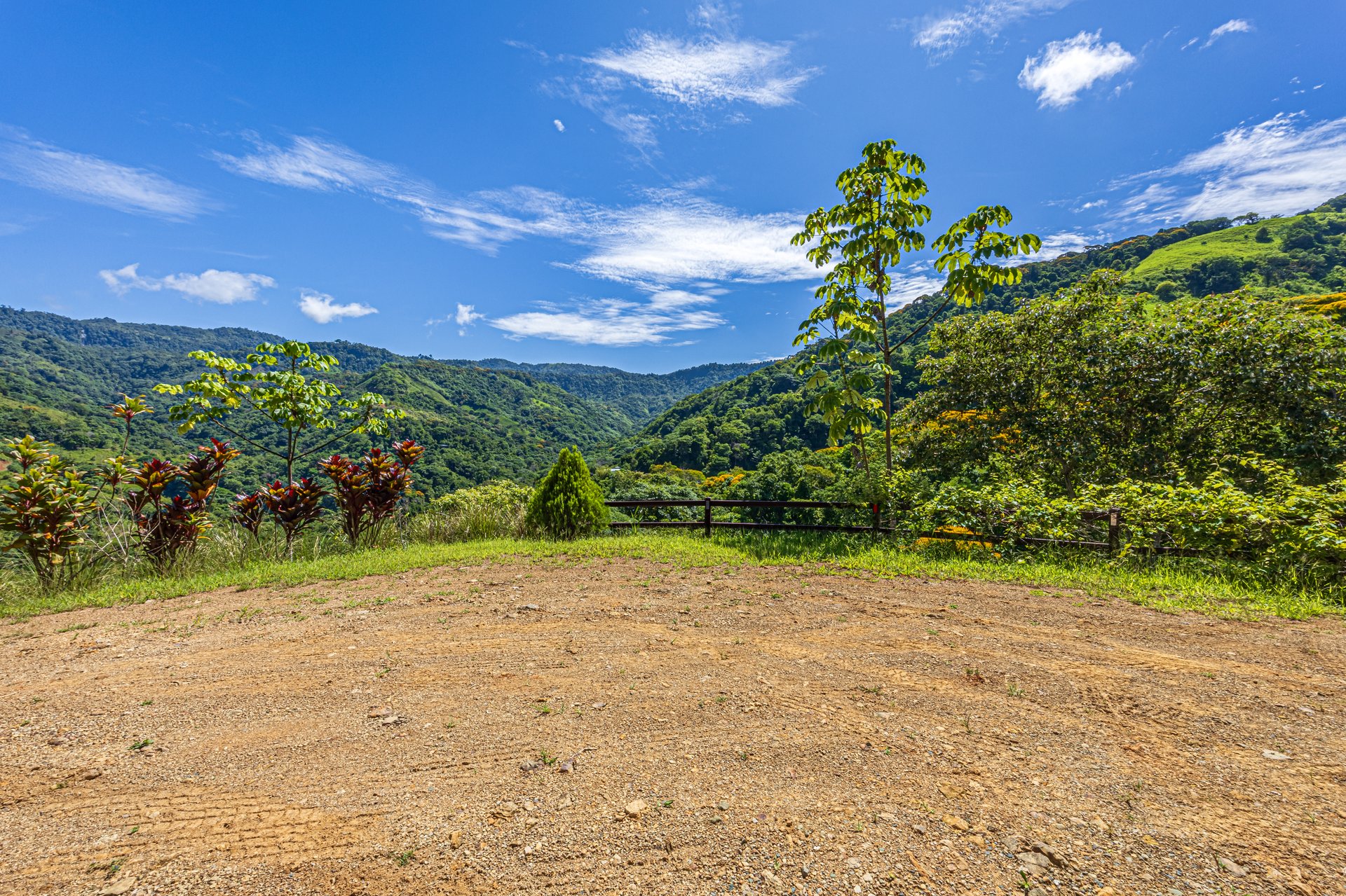 Mountain Farm & Homestead Opportunity in San Josecito, Costa Rica