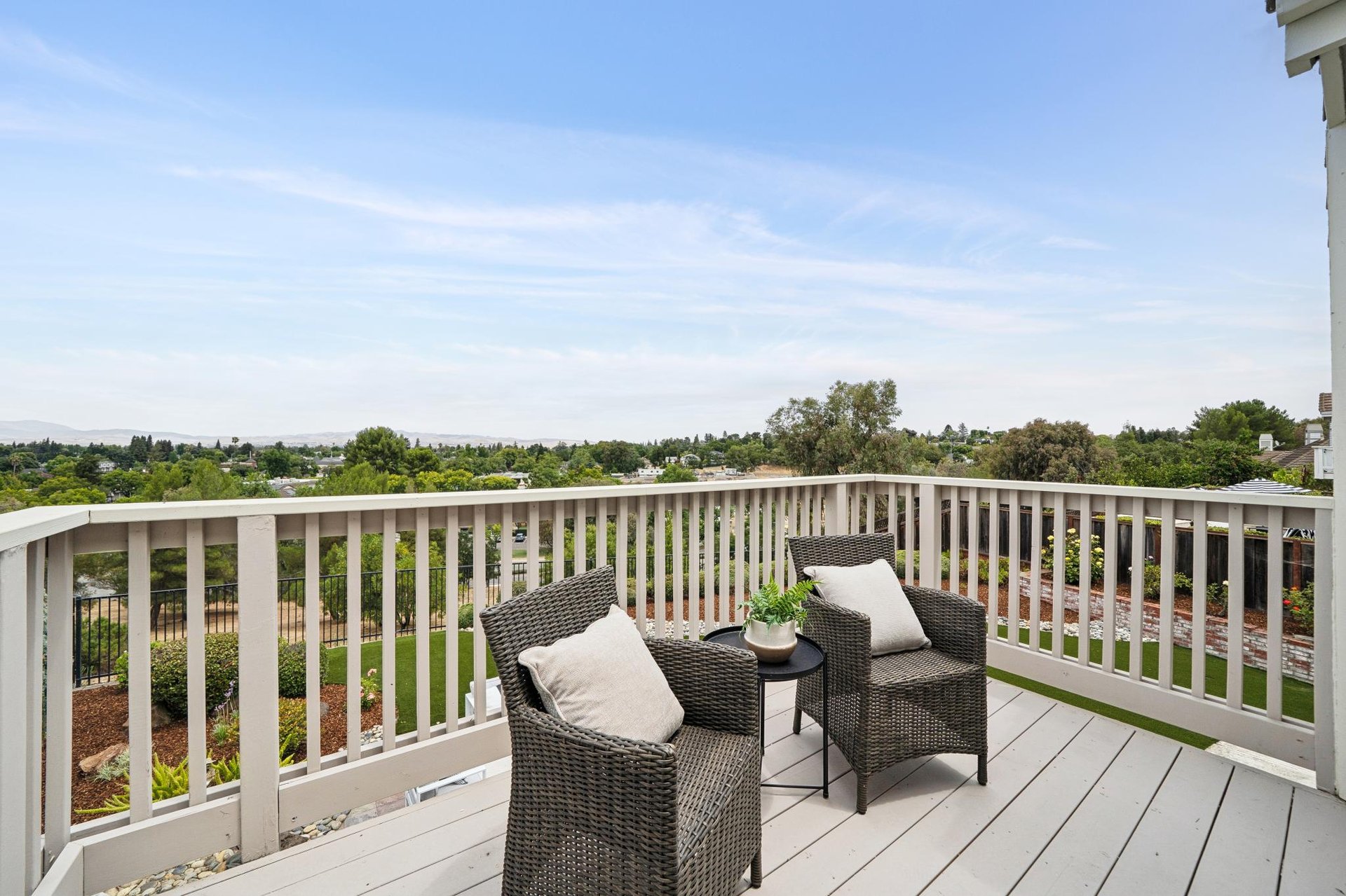 5075 Monaco Dr.