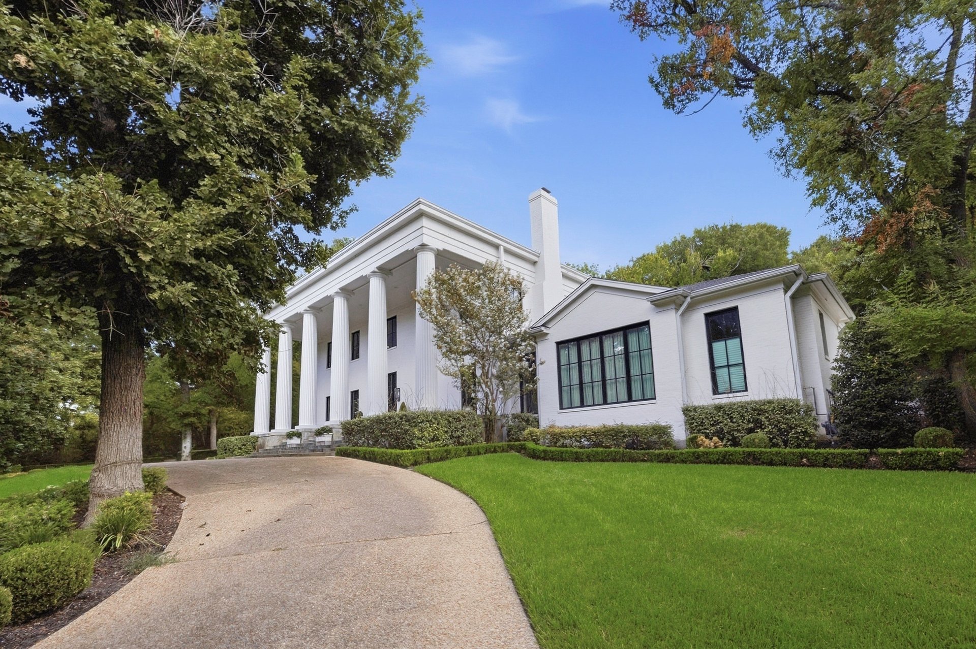6125 Westover Drive