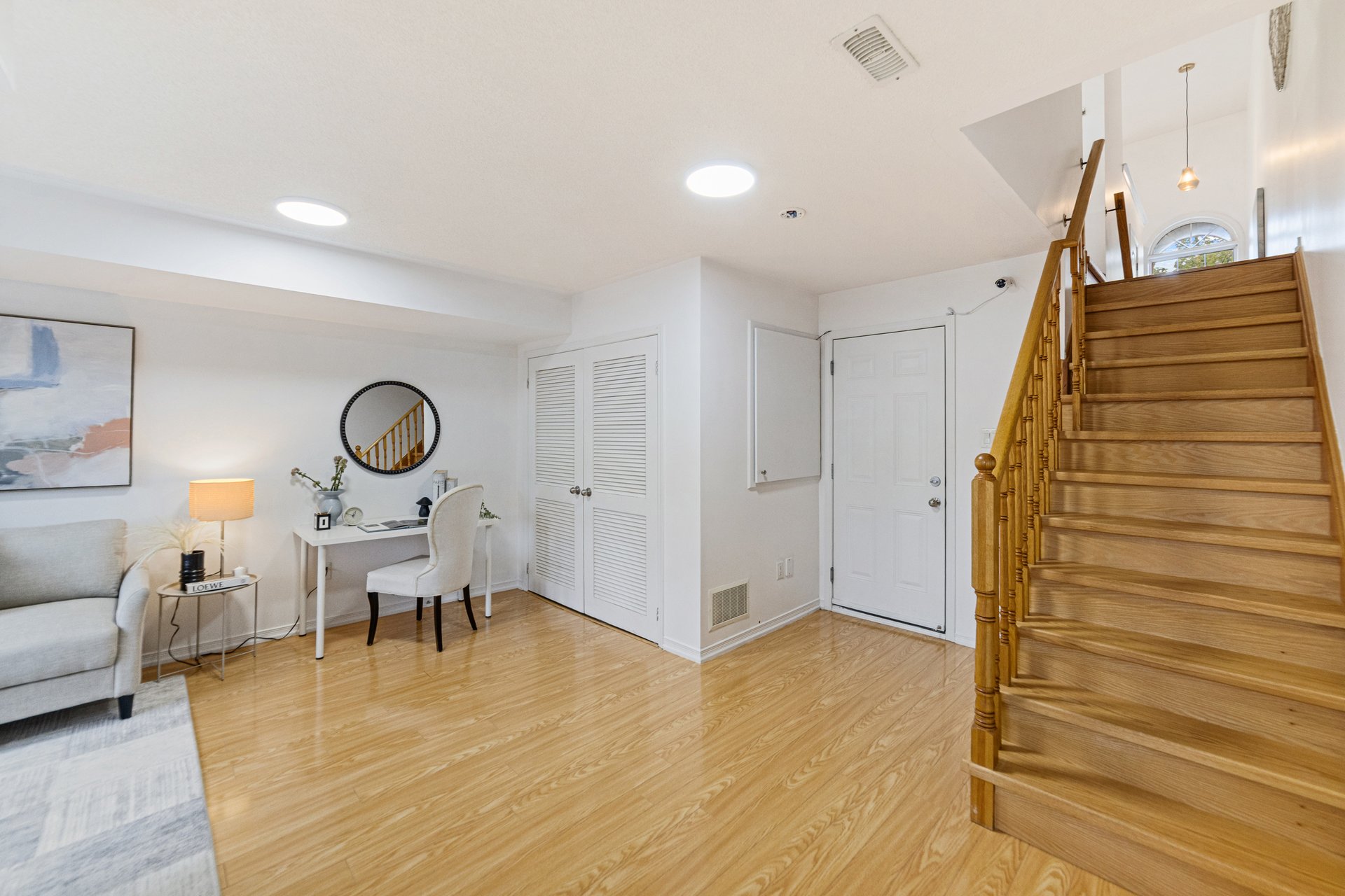 7166 Triumph Lane