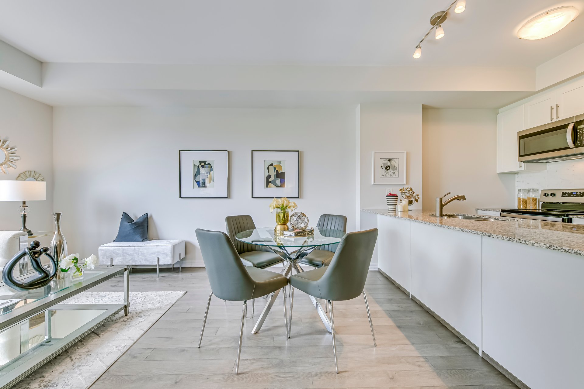 150 Oak Park Blvd 201