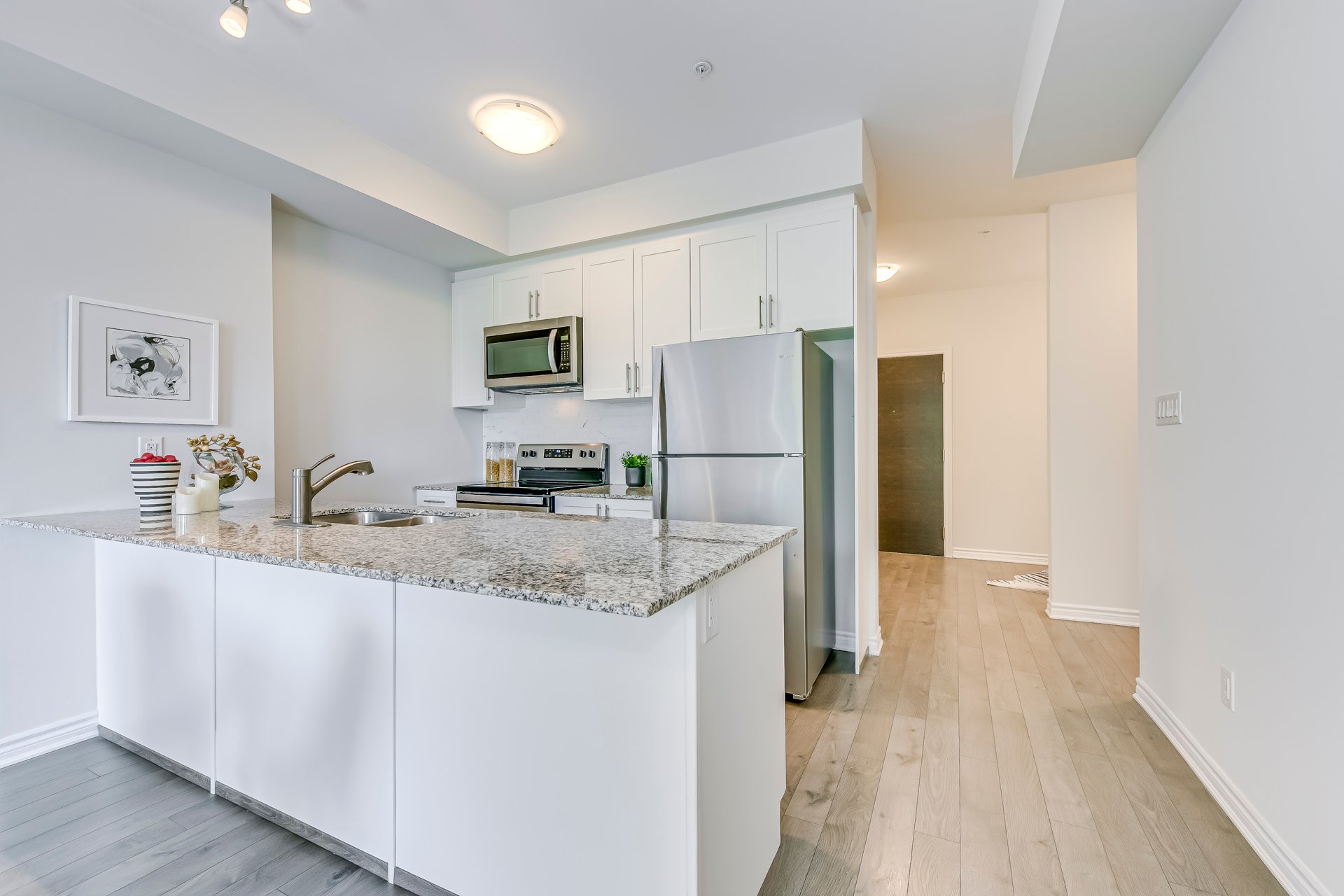 150 Oak Park Blvd 201