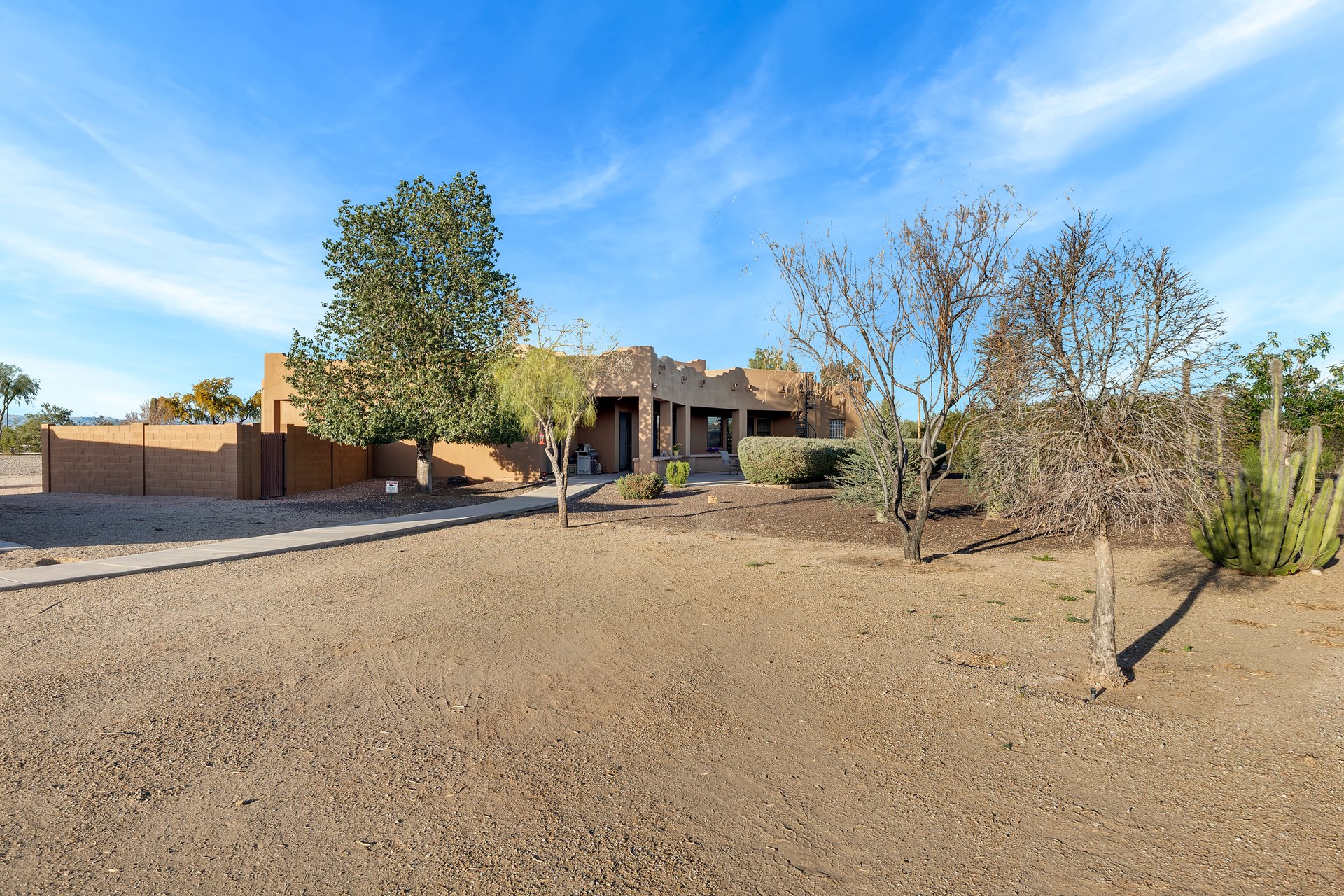 17117 W Dale Lane