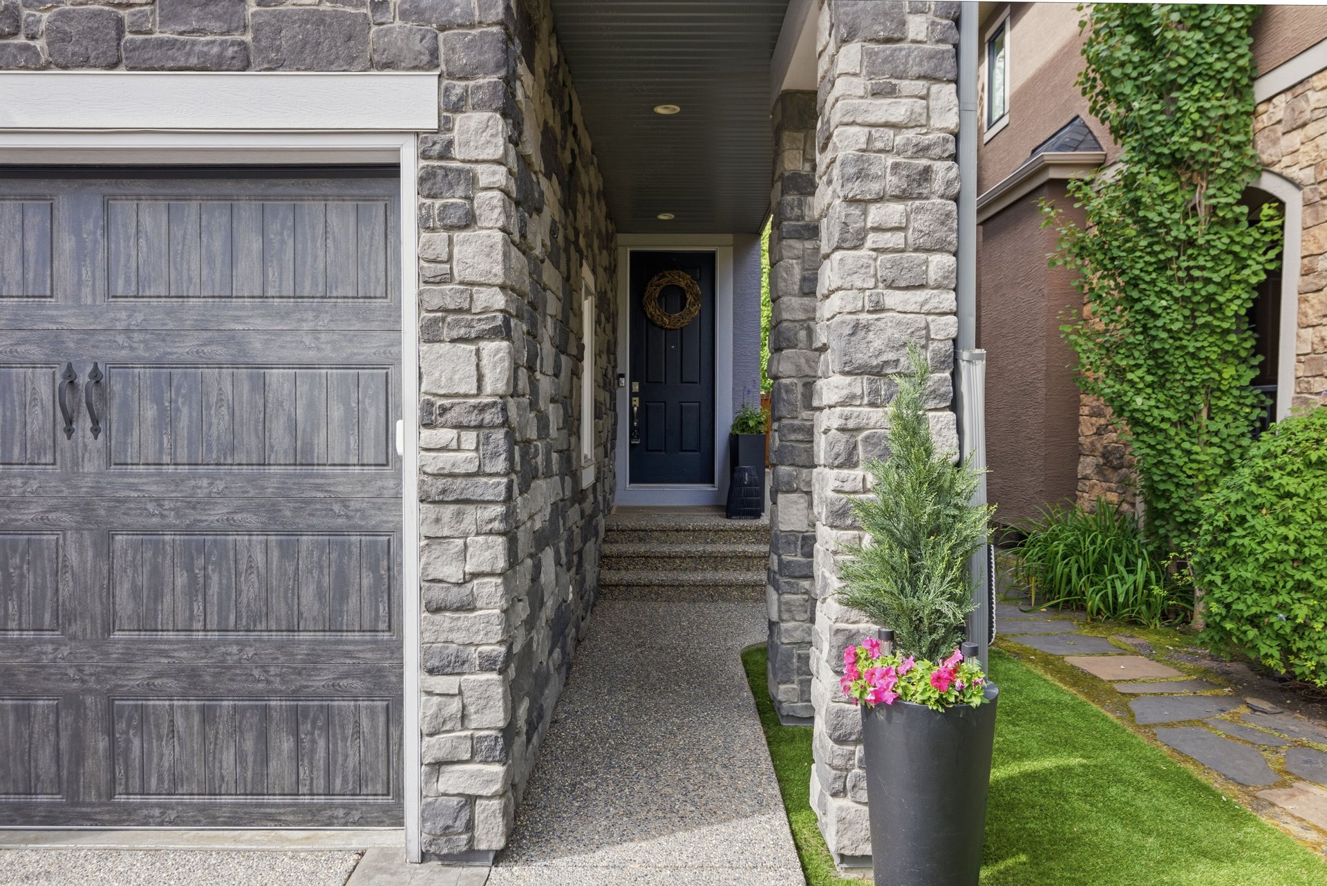 138 Ascot Crescent SW