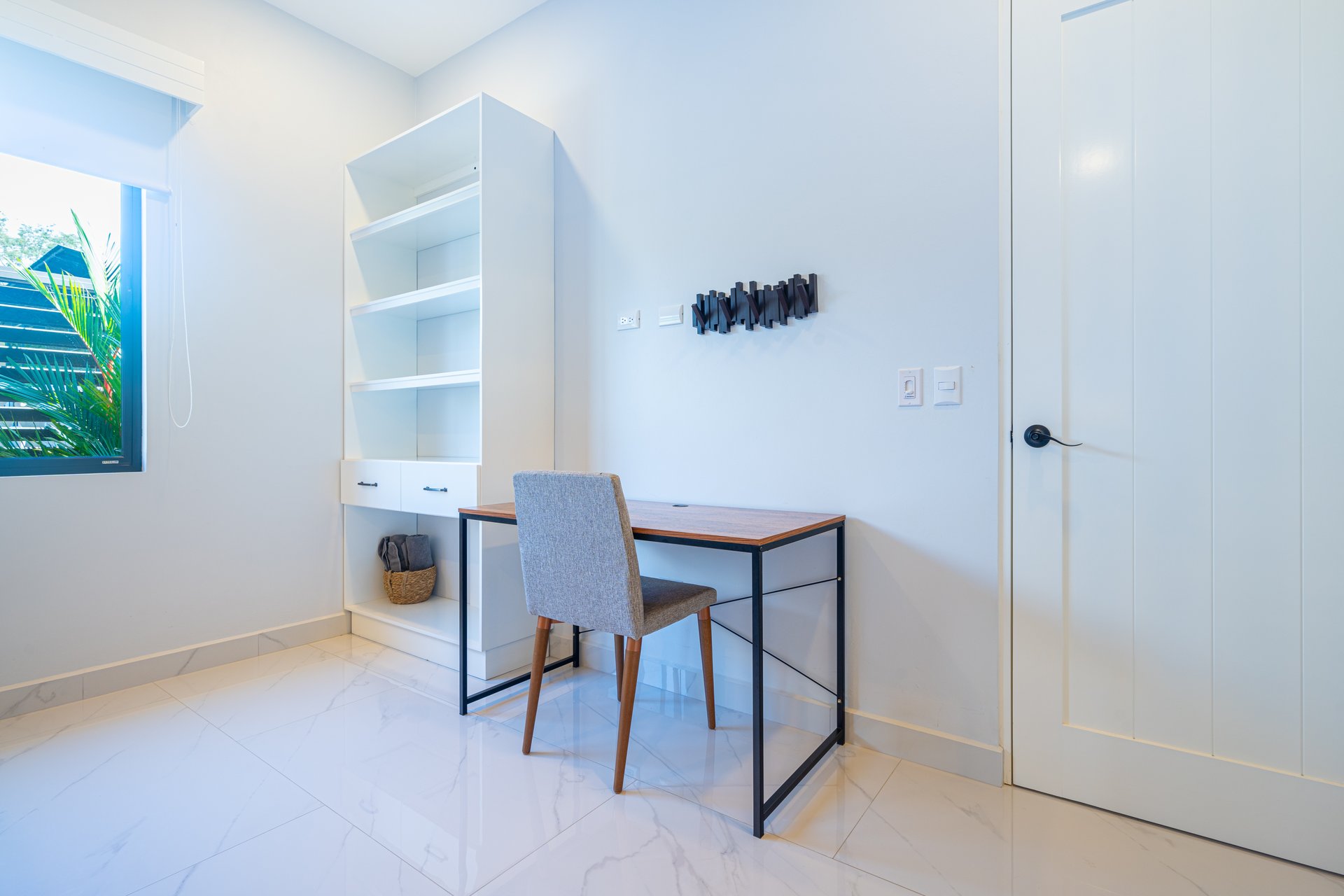 FIRE SALE!!!!! Immaculate New Build with Modern Design & Premium Features