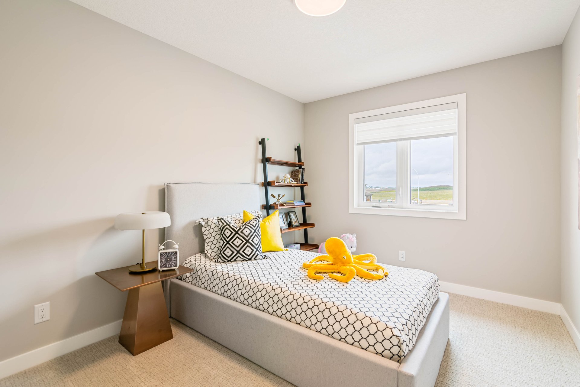 215 Belvedere Crescent SE