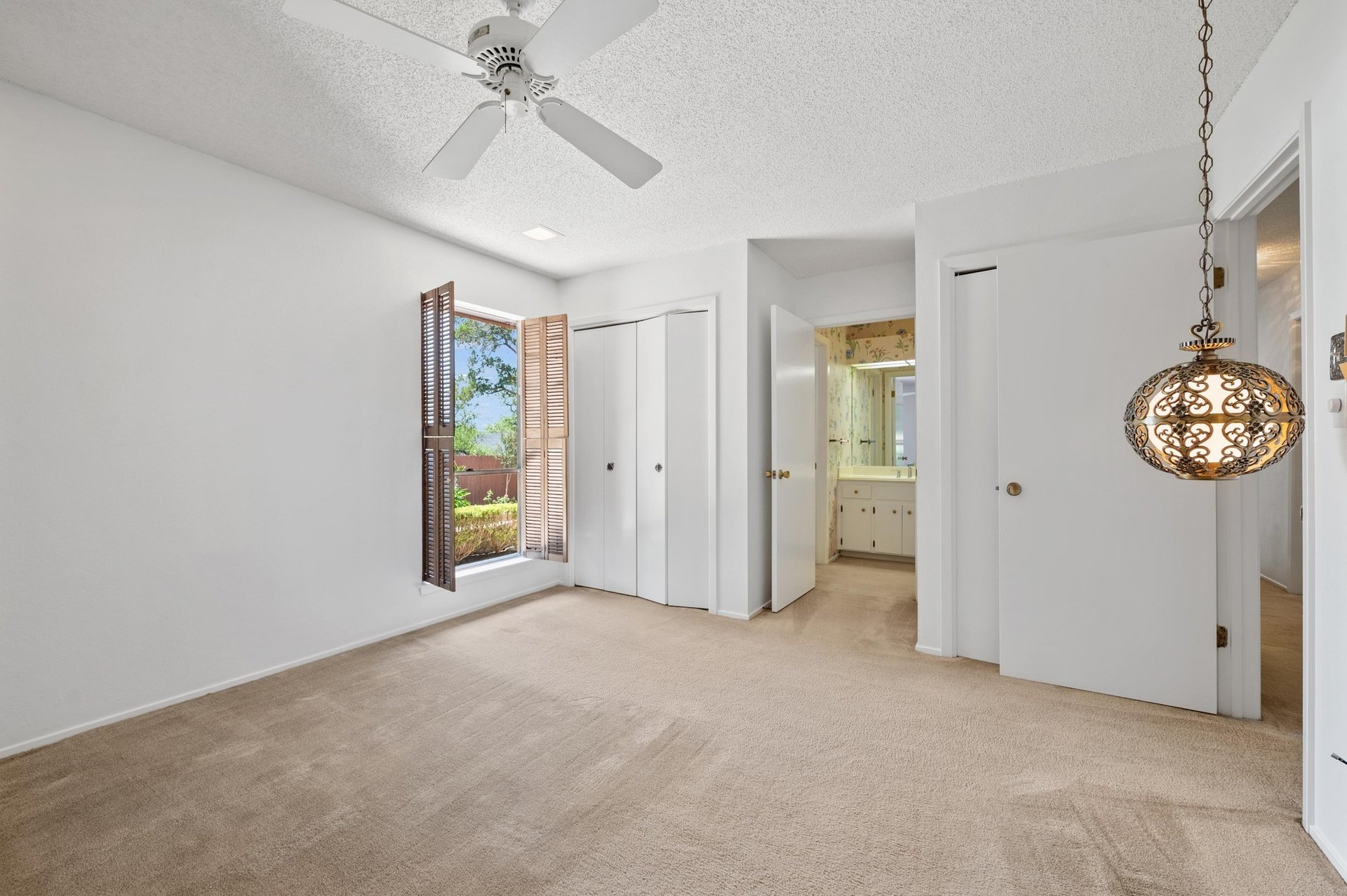 7602 Parkview Circle 