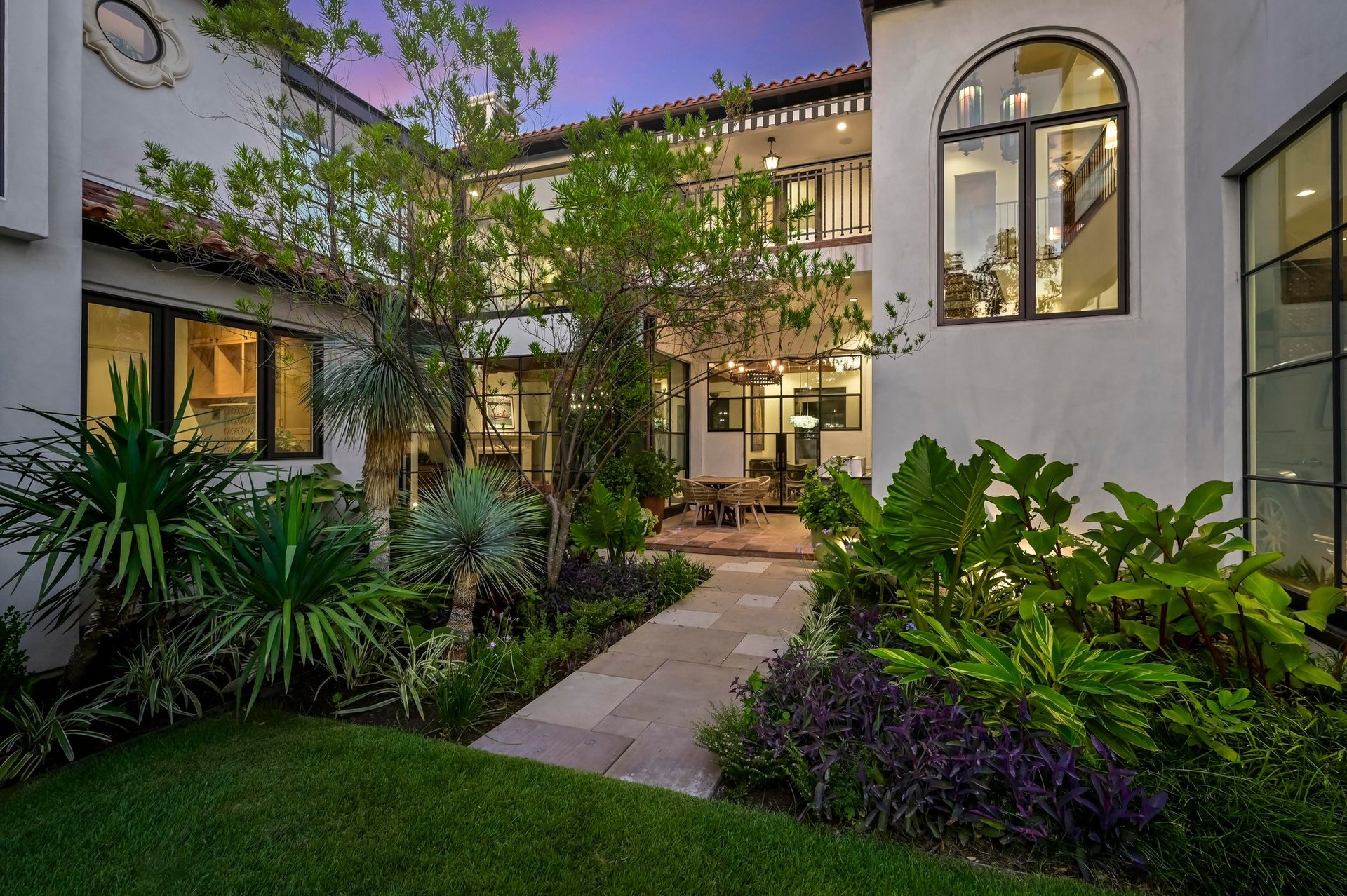 1308 Meriden Lane 
