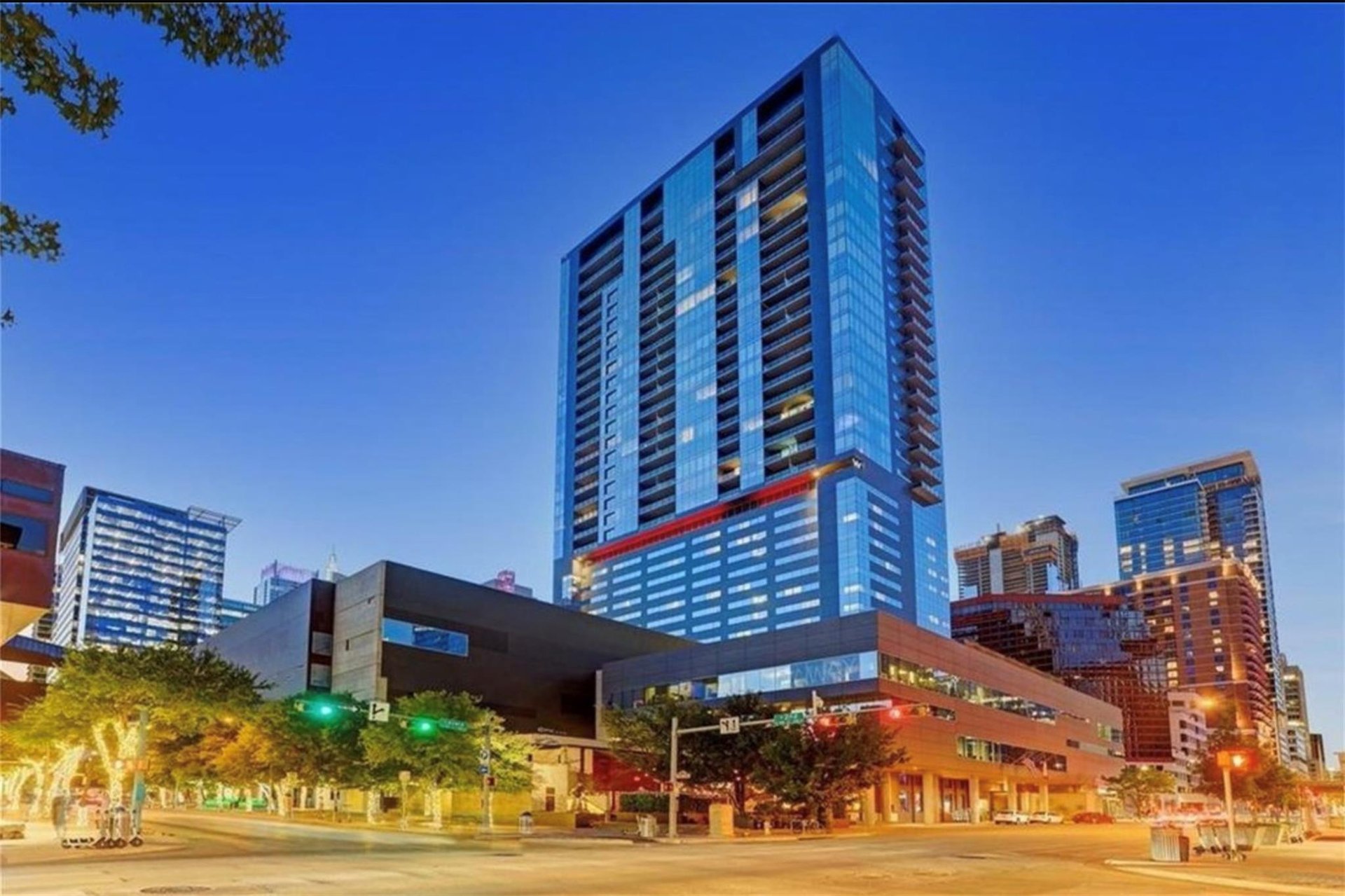 210 Lavaca Street #3209