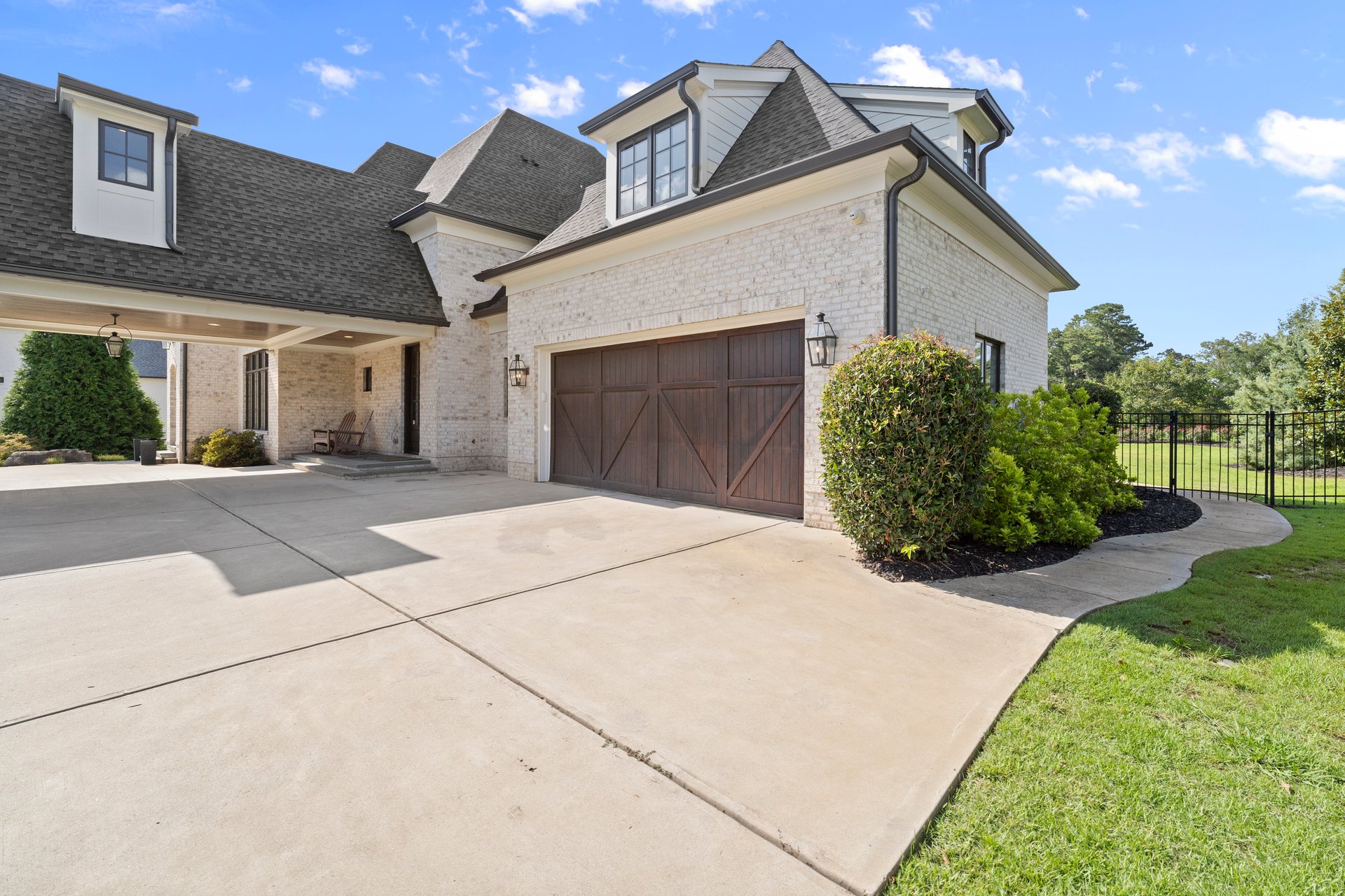  10160 Cedar Ridge Drive
