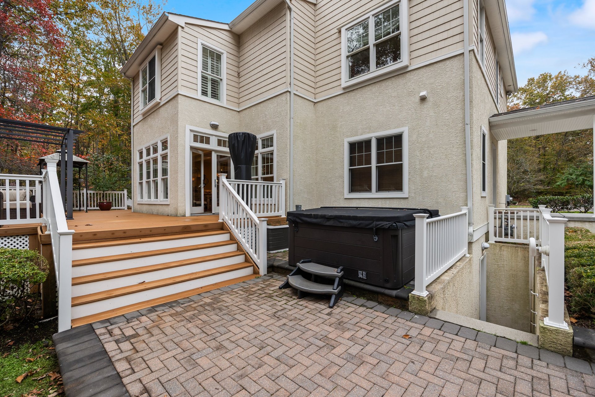 2A Laurel Dr