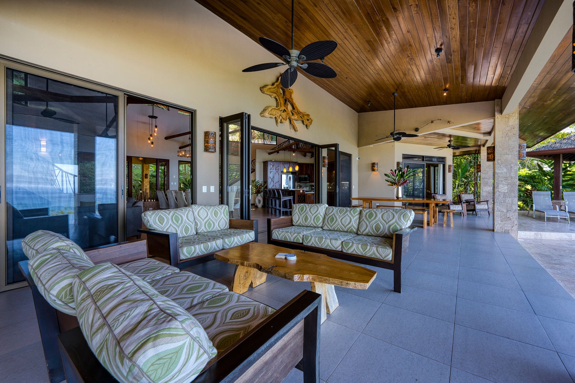 Casa Bambú – LUXURY 5 BEDROOM ESTATE WITH EXCEPTIONAL OCEAN VIEWS