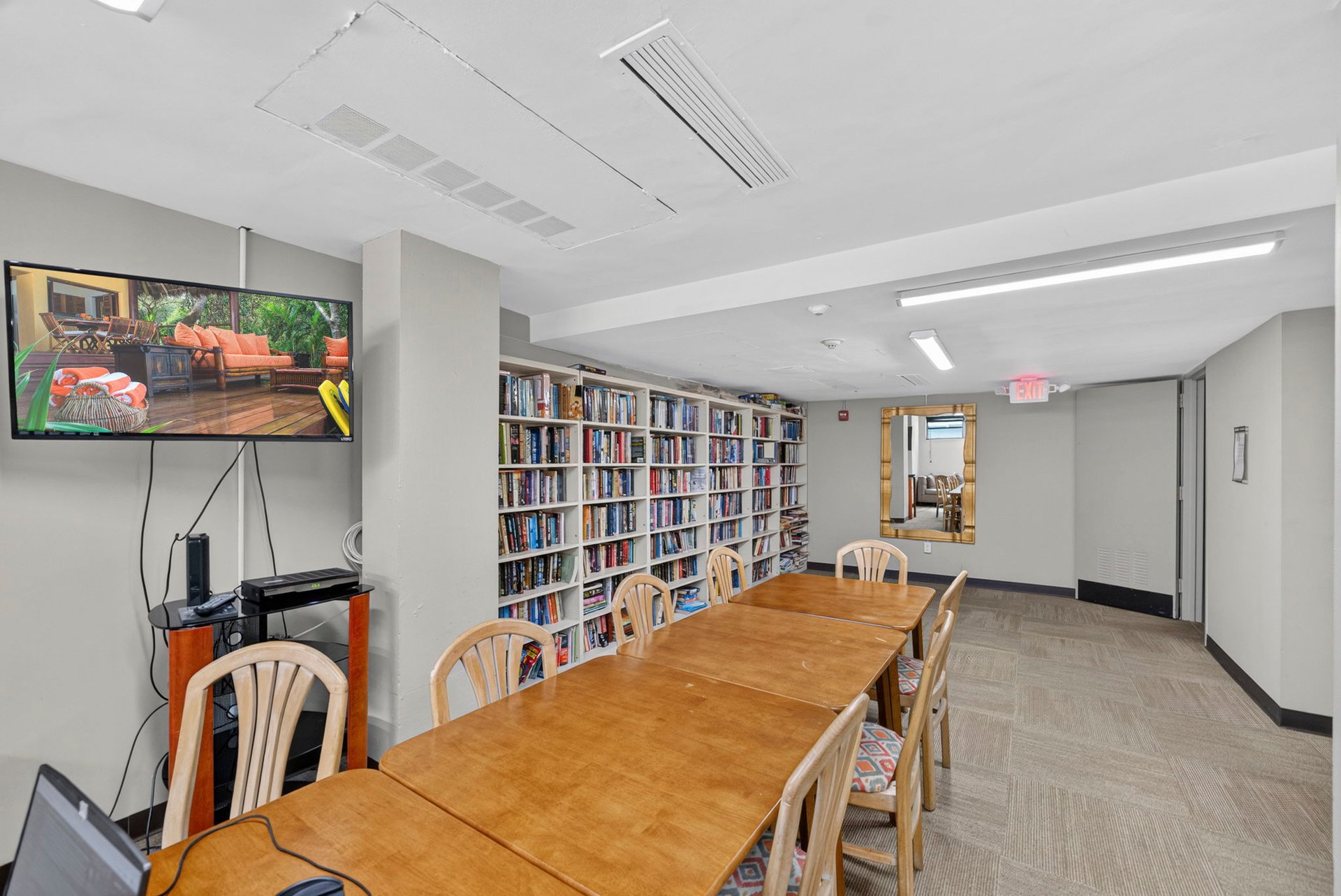 2077 Center Avenue PHB