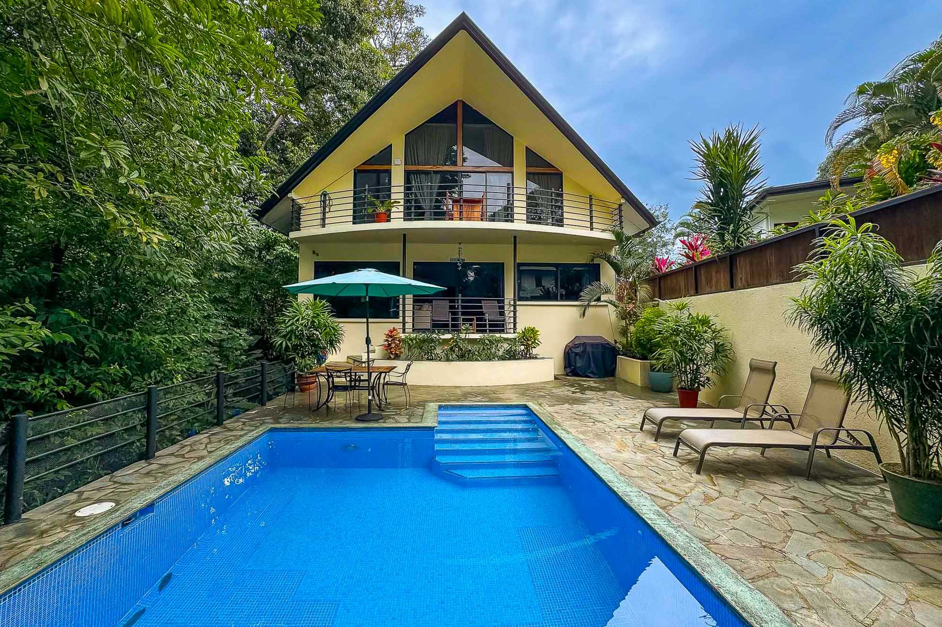 Affordable Home with a Pool in Manuel Antonio - 4 bedrooms