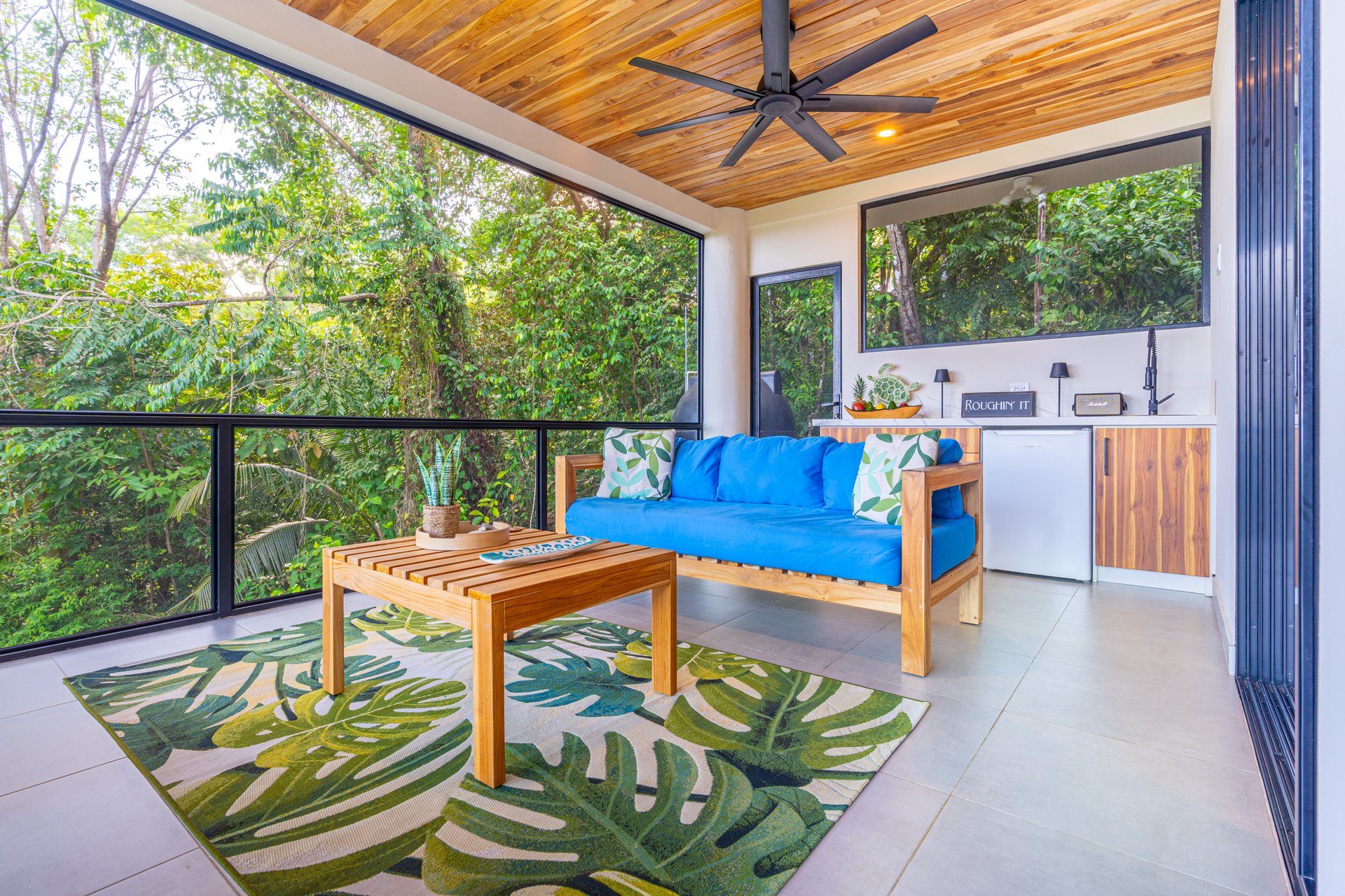 Private Ocean View Oasis- Modern & Tropical in Escaleras