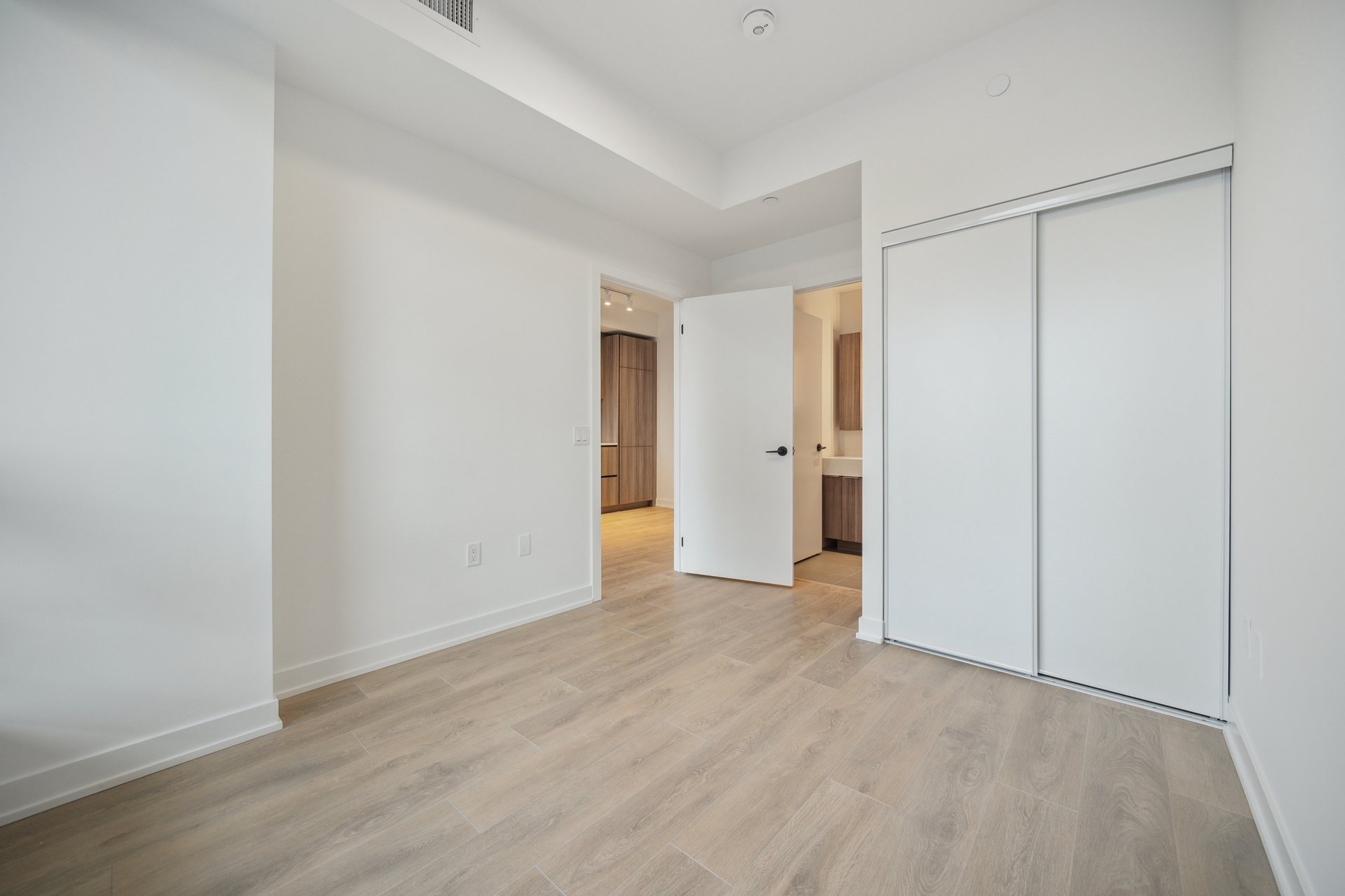 117 Broadway Ave Suite 708