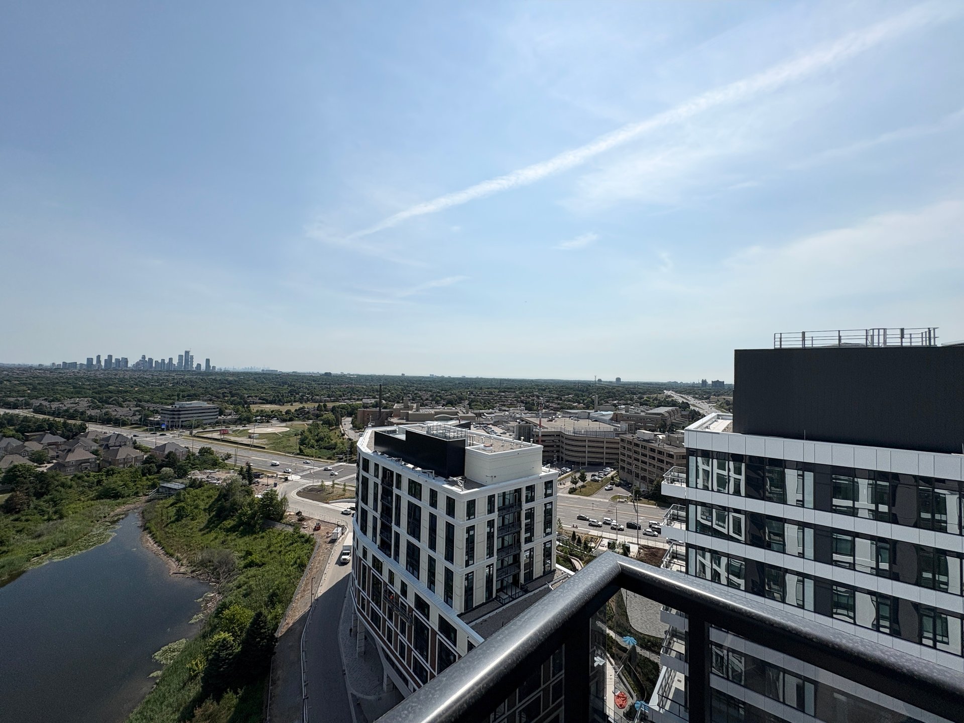2495 Eglinton Avenue W 1703