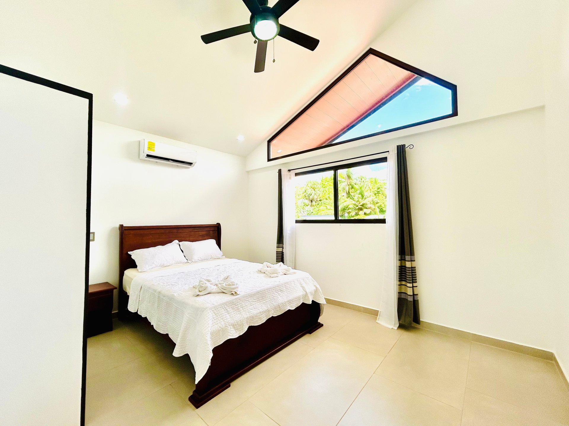 Tropical Modern Living Near Uvita – Stylish Pool Home with Privacy | Price Reduced