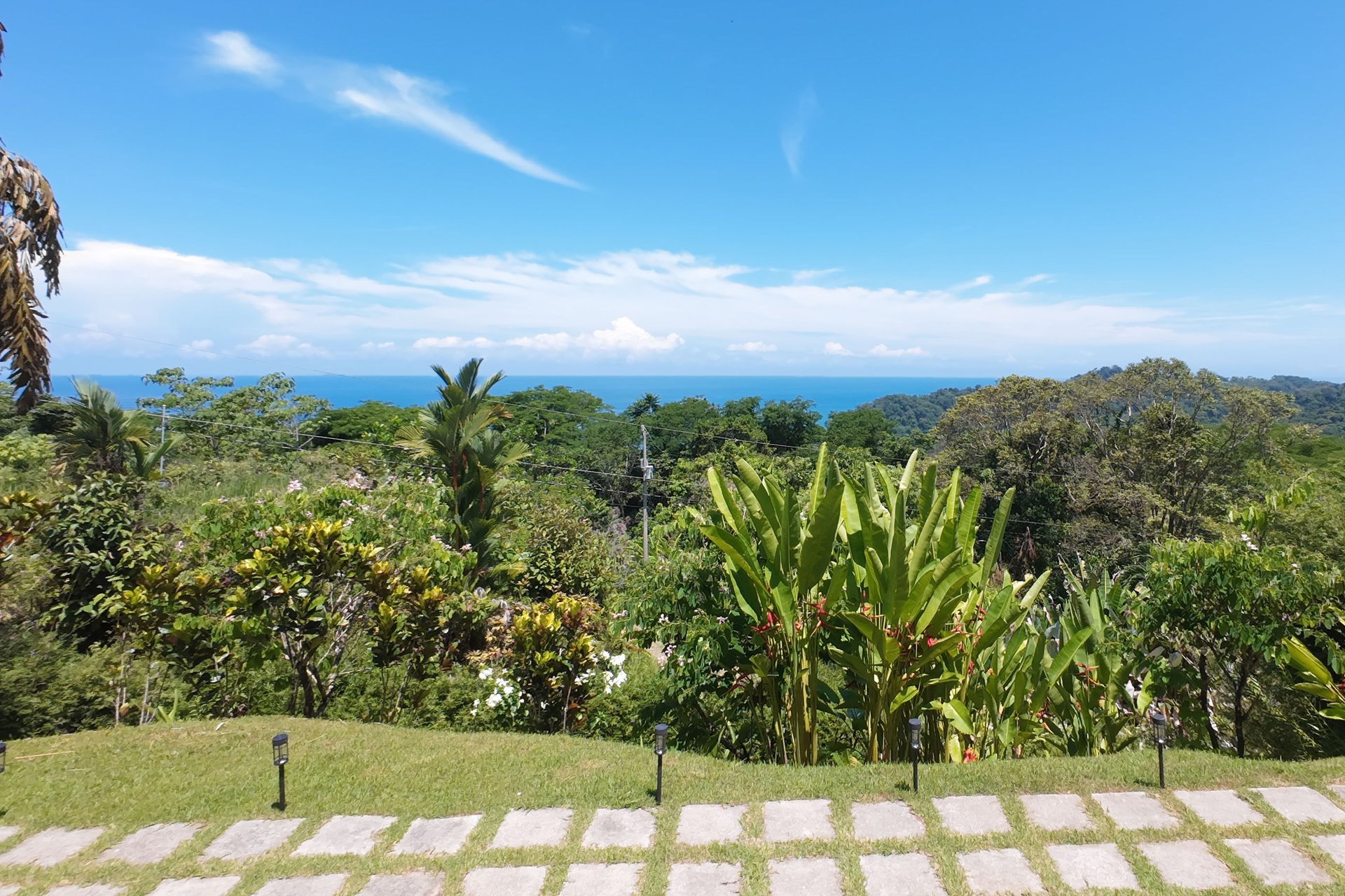 Stylish 4 bedroom home in the popular Dominicalito community, 7 minutes to the beach