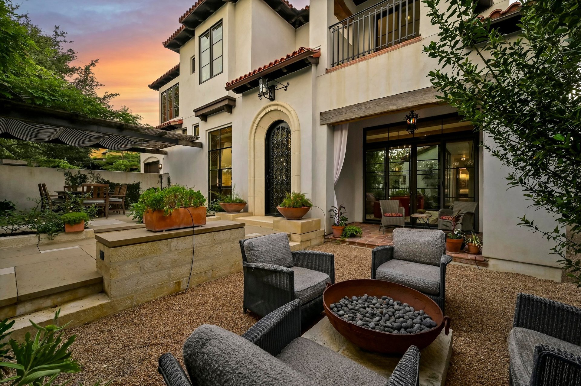 1308 Meriden Lane 