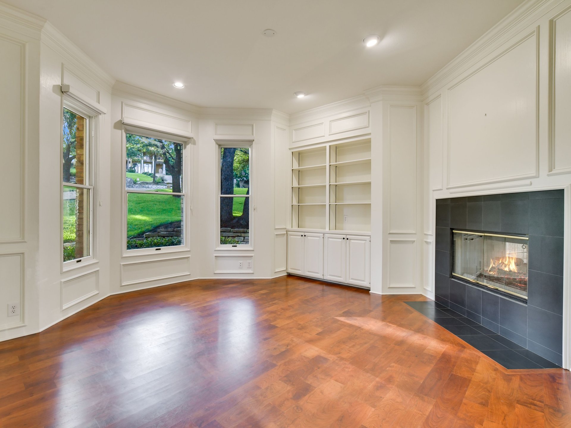 Las Lomas Transitional