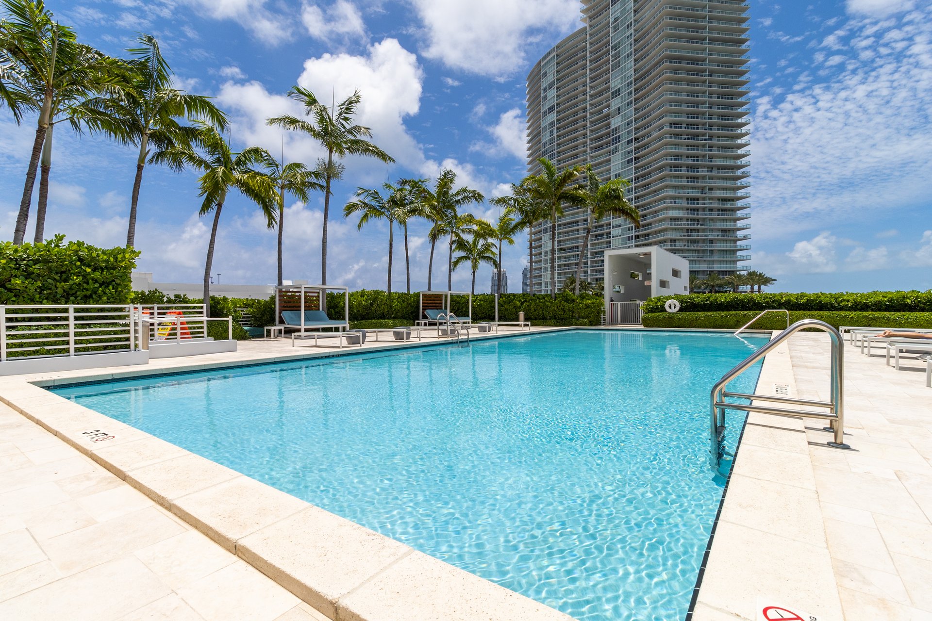 520 WEST AVE #2203