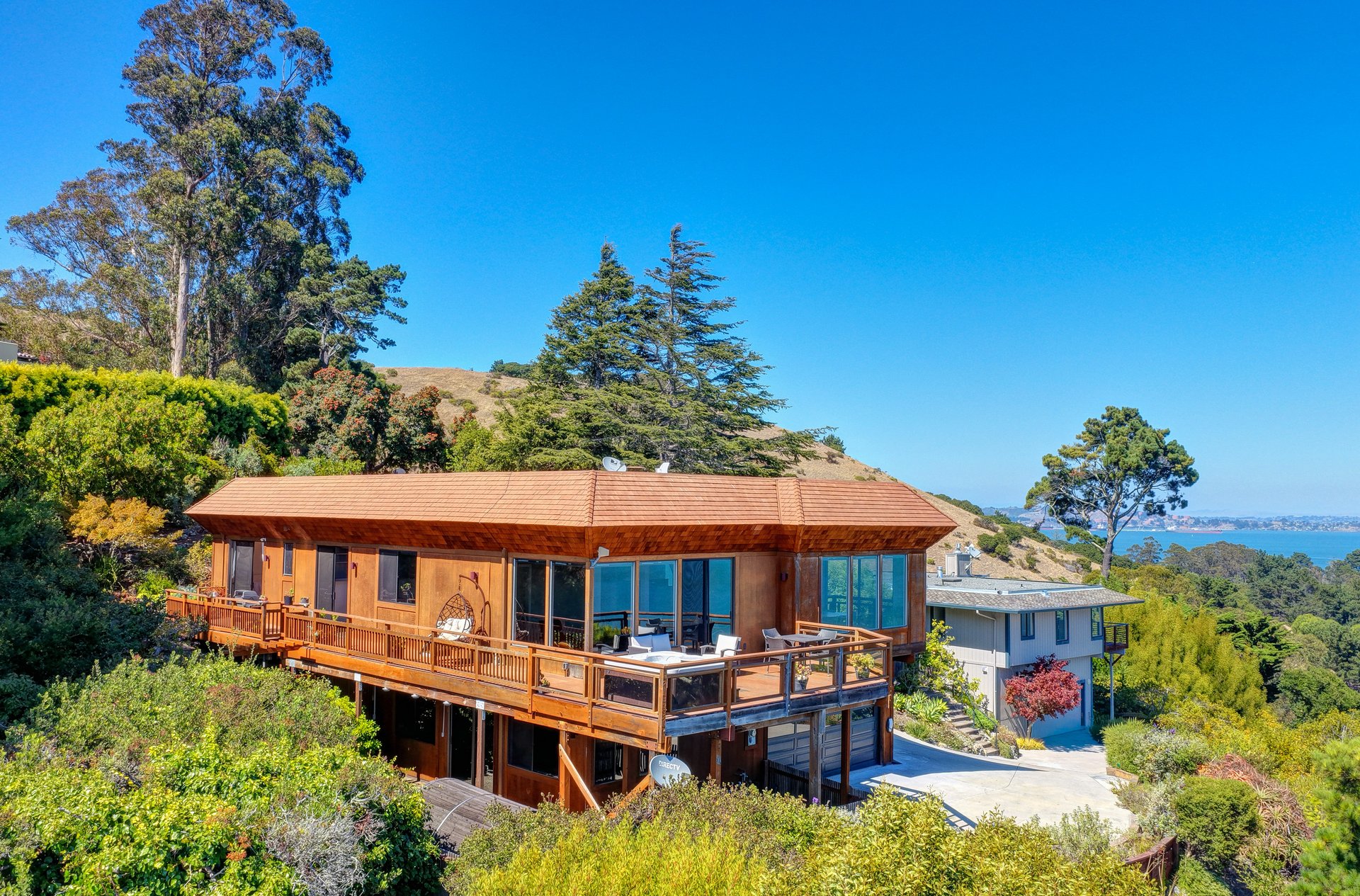 Sweeping Views Across the Bay