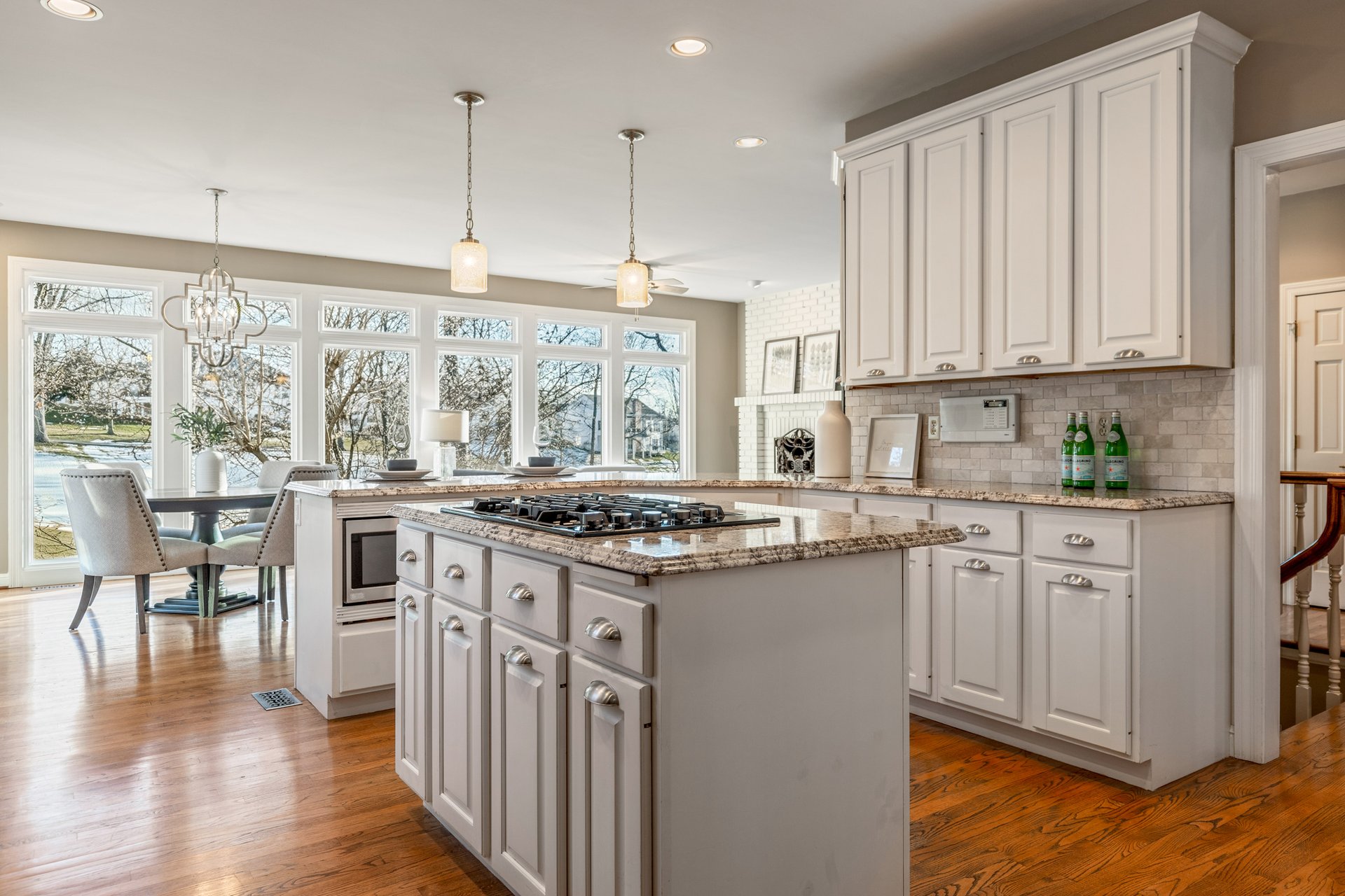 6 Whitmoor Court