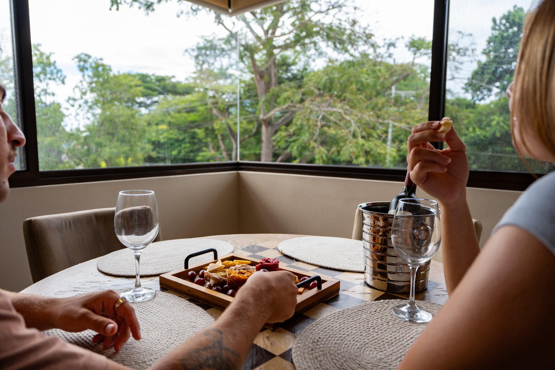 Laughing Gecko Suites | Beach Suites / Boutique Hotel For Sale