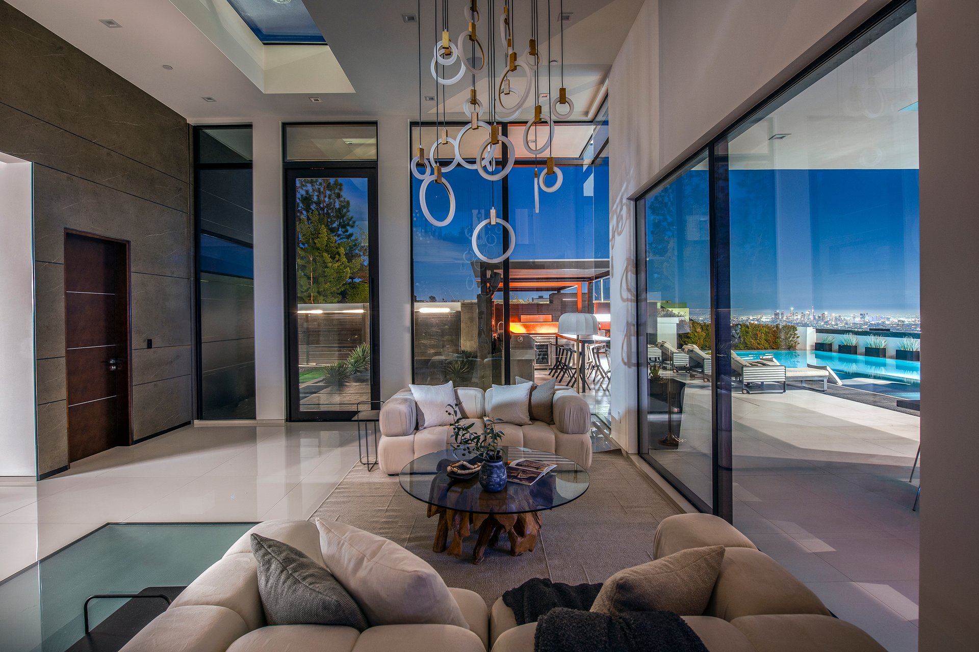 2301 Hercules Dr, Hollywood Hills