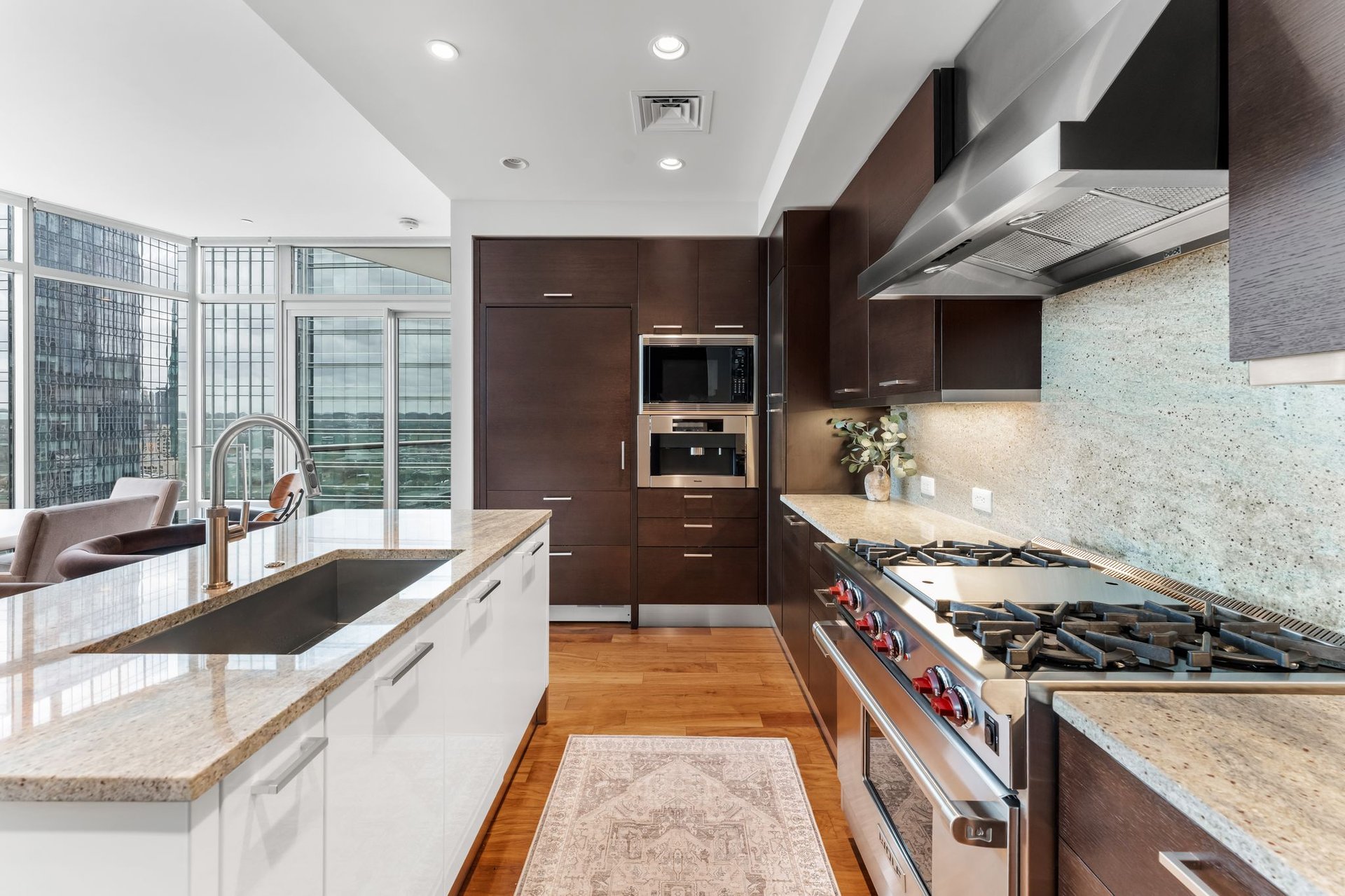 200 Congress Avenue #21E