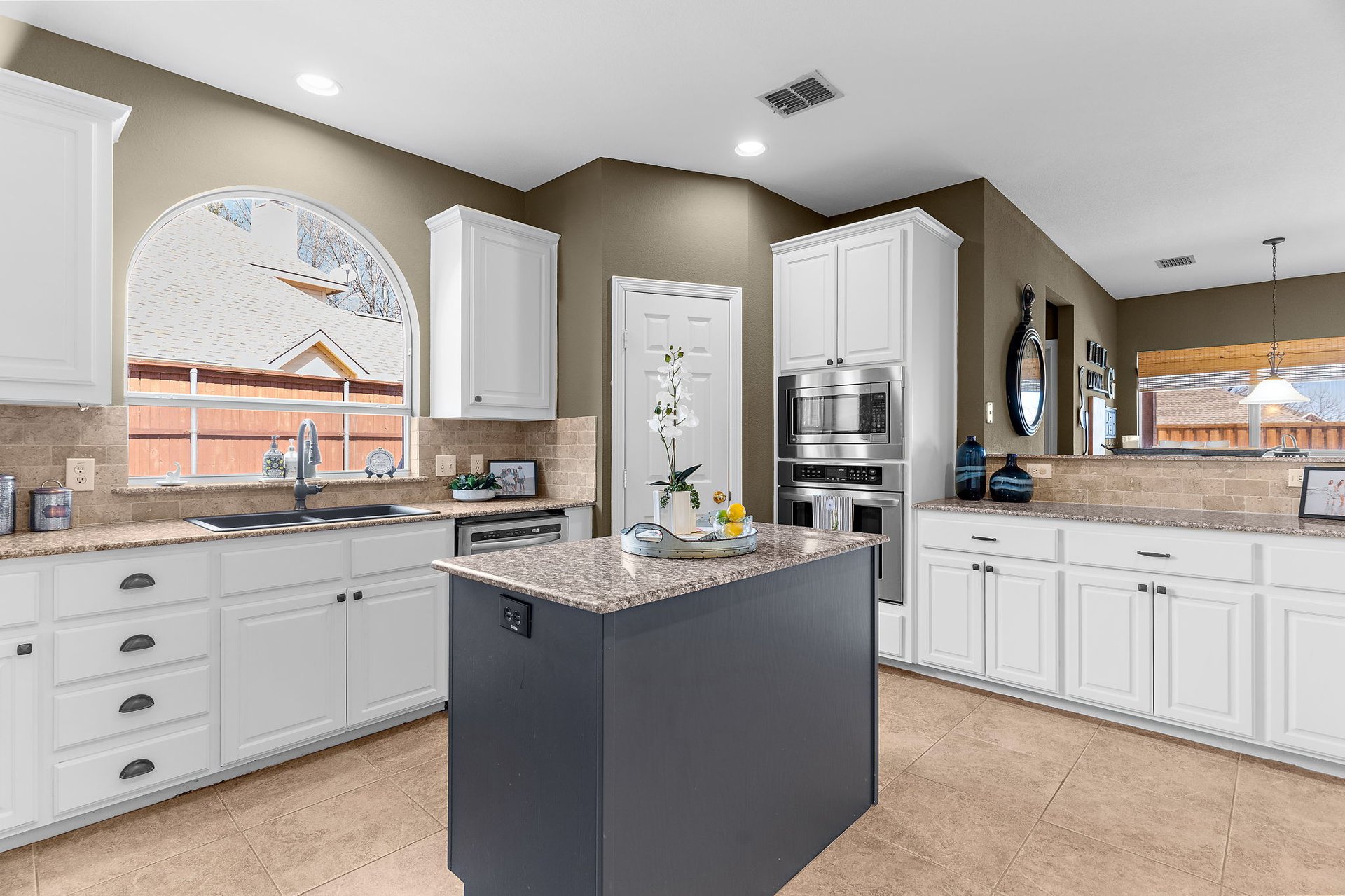 1509 Timberline Drive