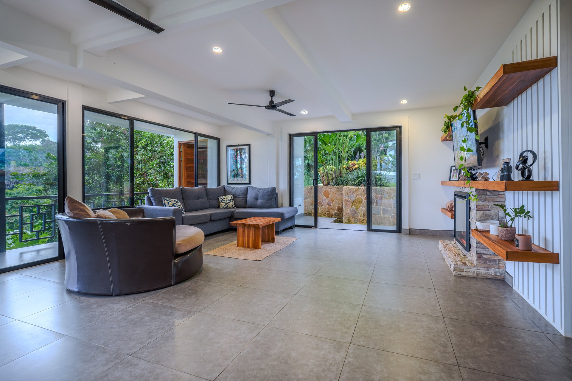 Casa La Roca, Whale's Tail 3 Bedroom Home In Uvita!