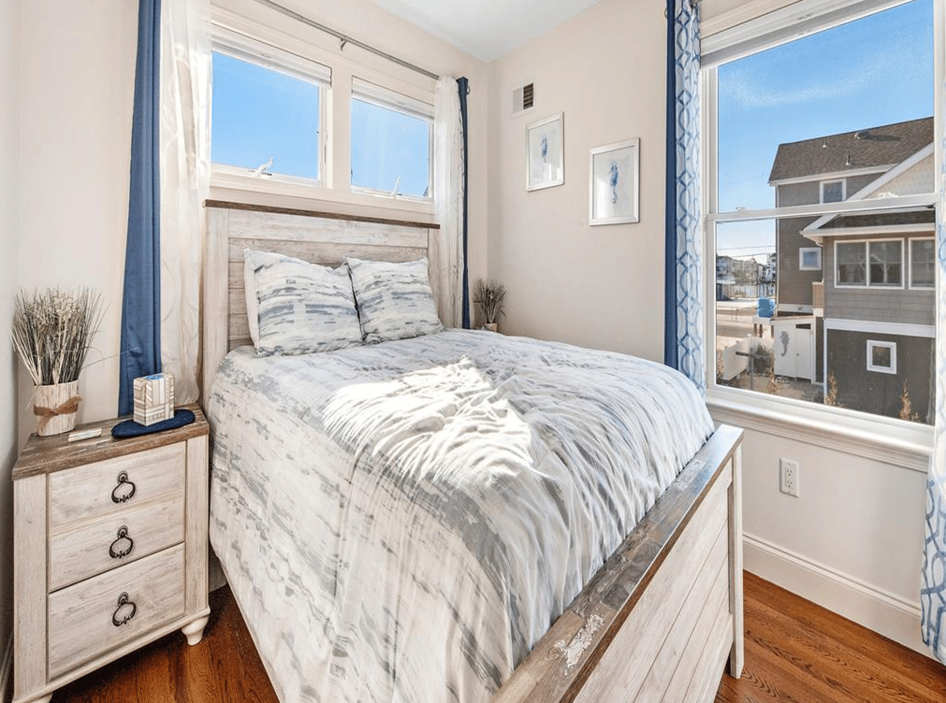 386 N 10th, Surf City