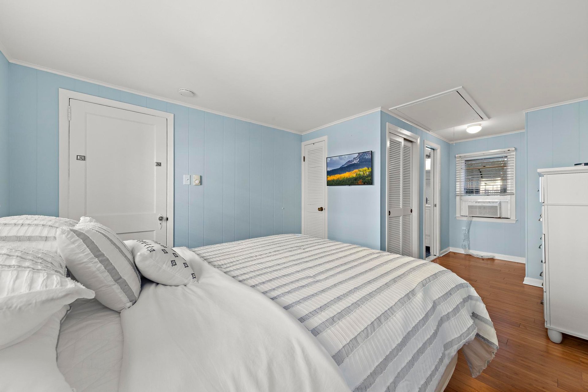 112 8th Street Beach Haven w/Cottage