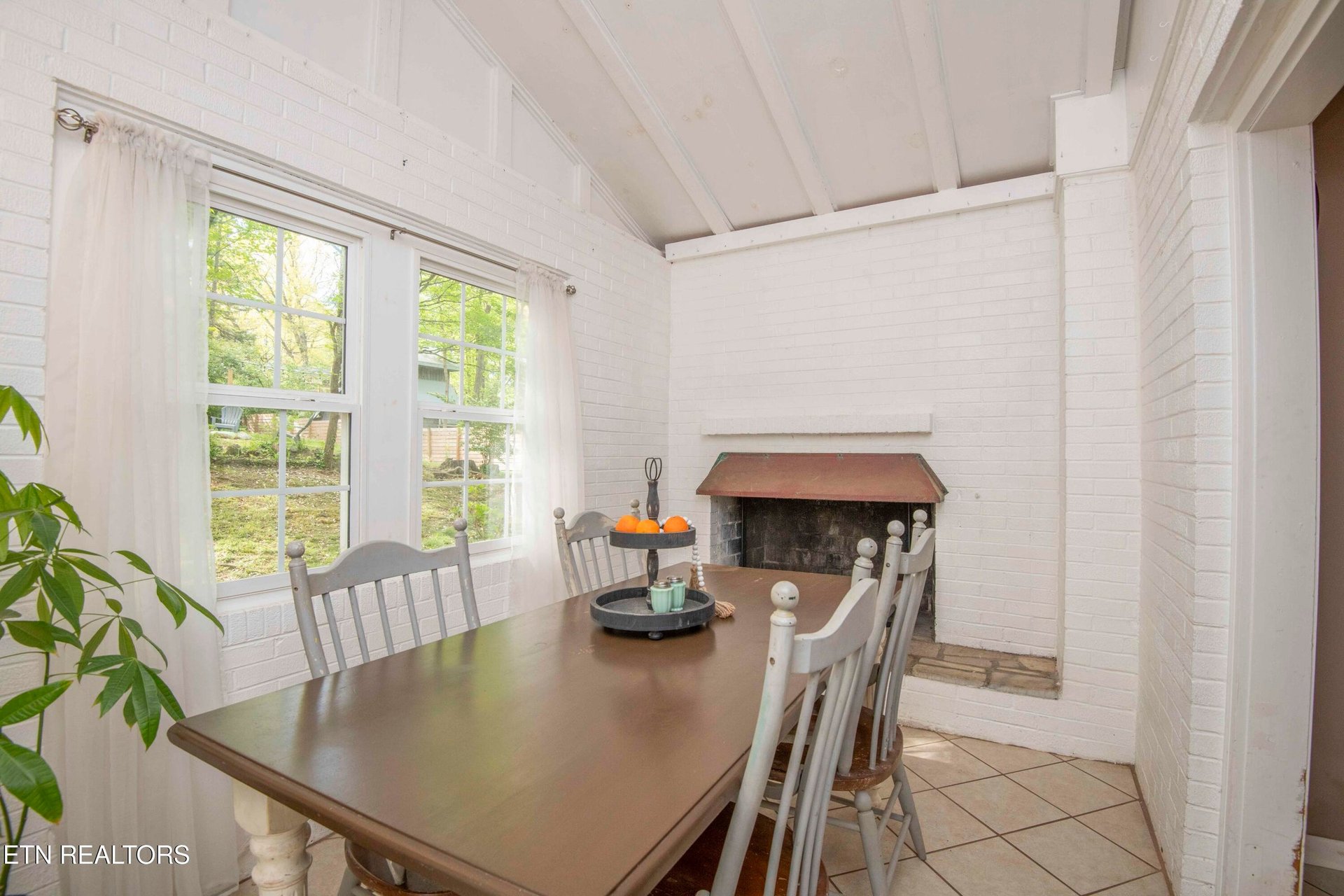 1212 Pilleaux Dr